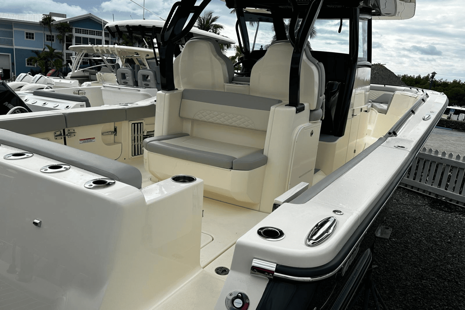 2025 Scout 330 LXF Image Thumbnail #34