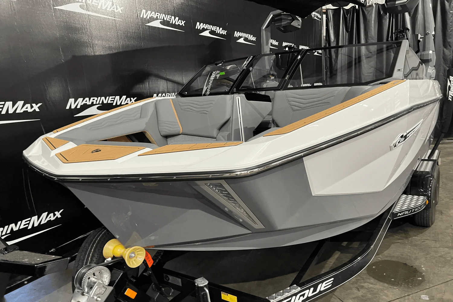 2025 Nautique Super Air G23 Image Thumbnail #1