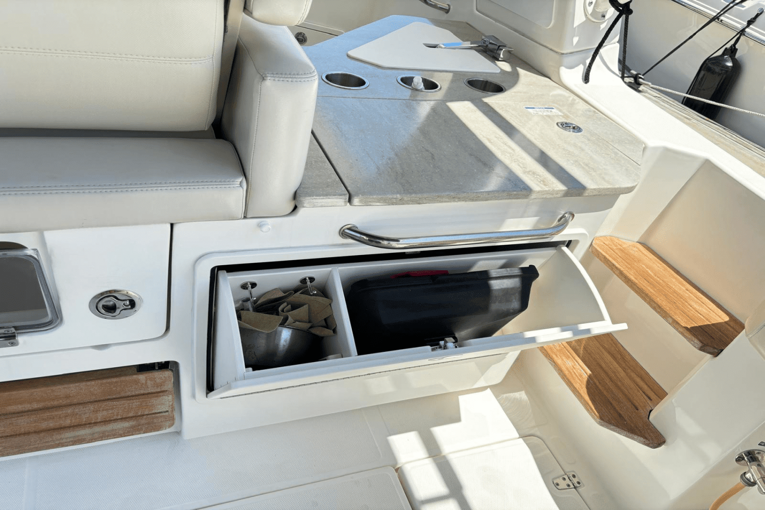 2019 Boston Whaler 350 Realm Image Thumbnail #35