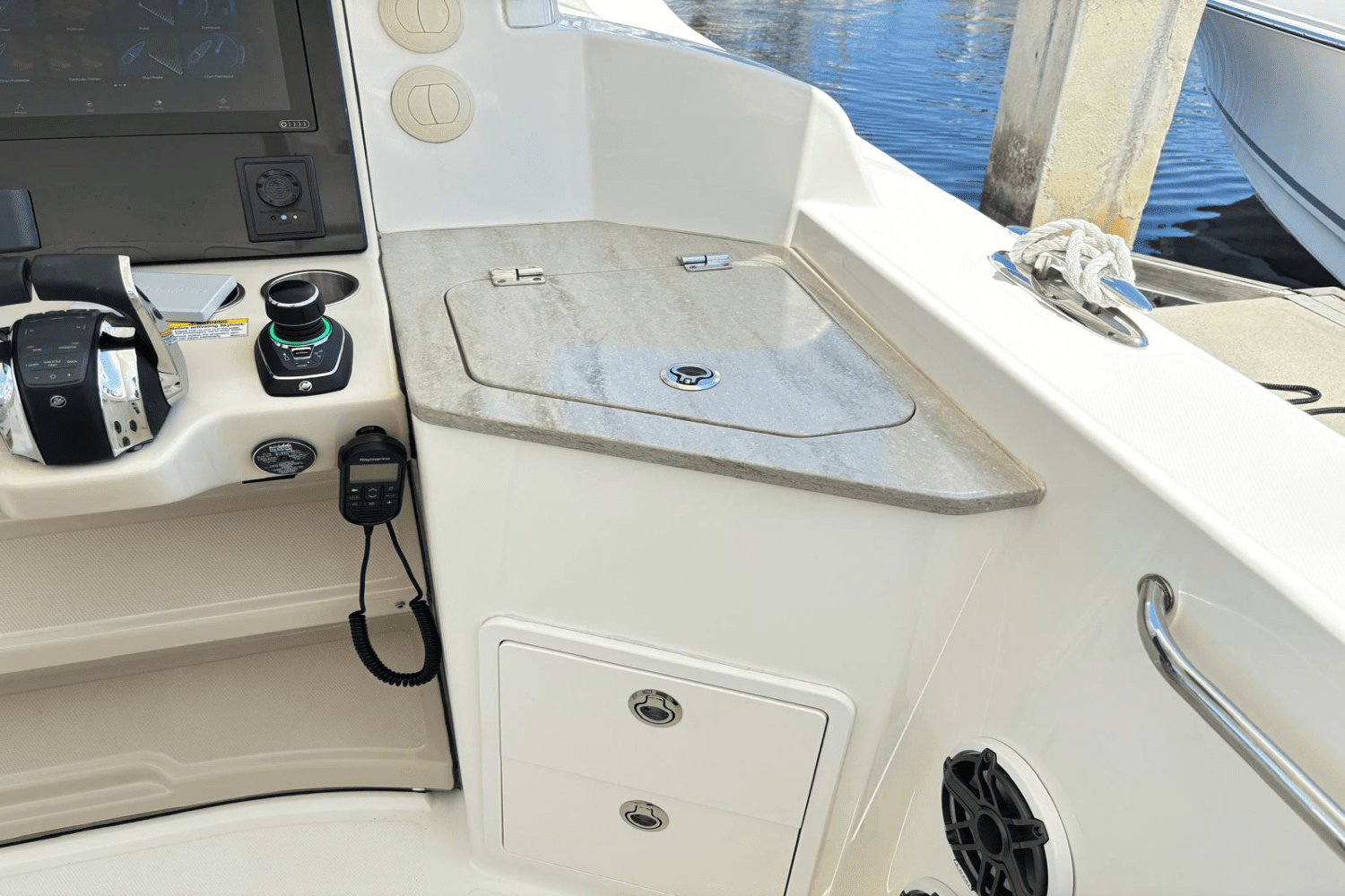 2019 Boston Whaler 350 Realm Image Thumbnail #12