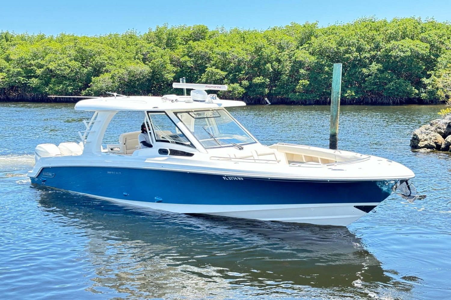 2019 Boston Whaler 350 Realm Image Thumbnail #41