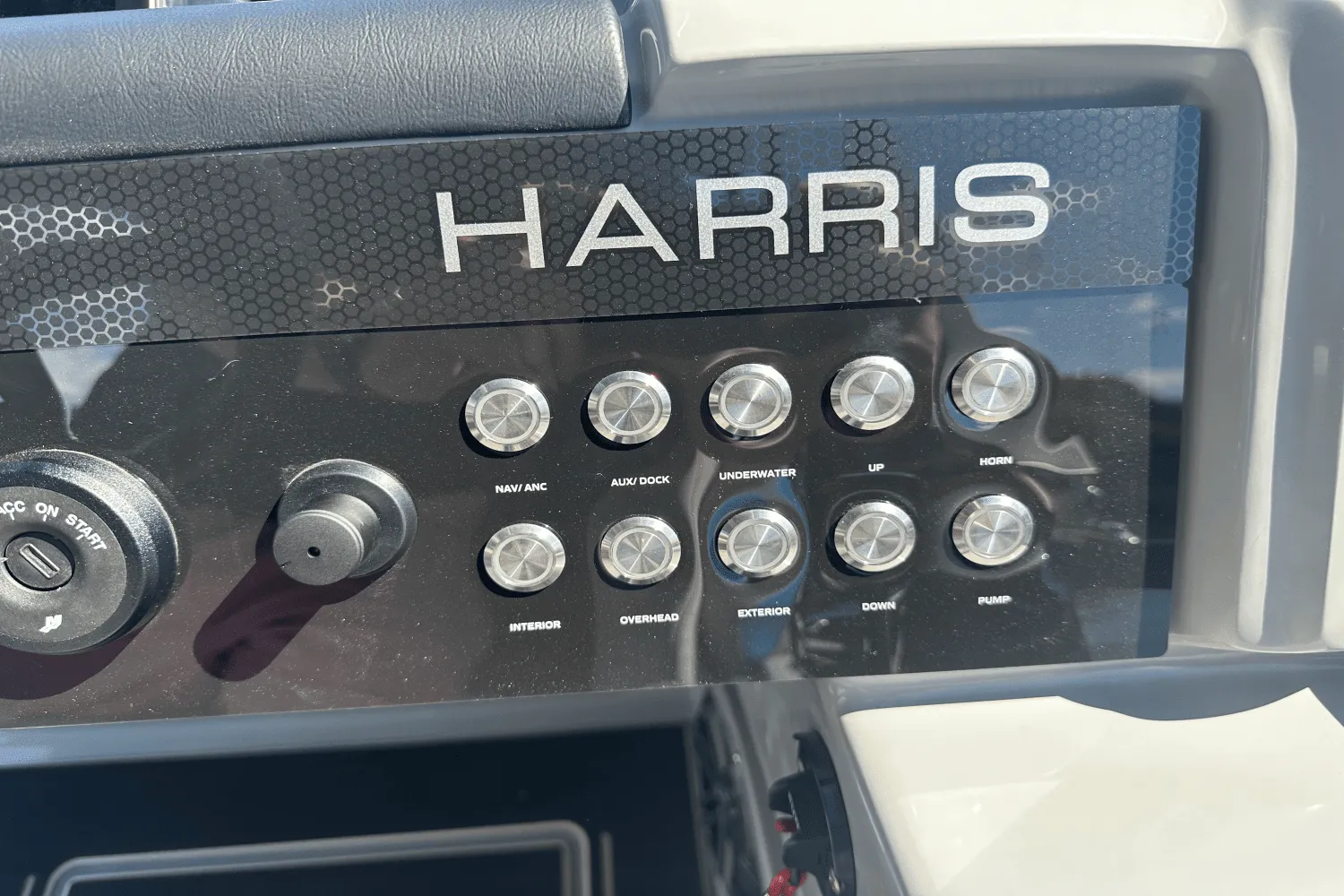 2025 Harris 230 Solstice Image Thumbnail #17