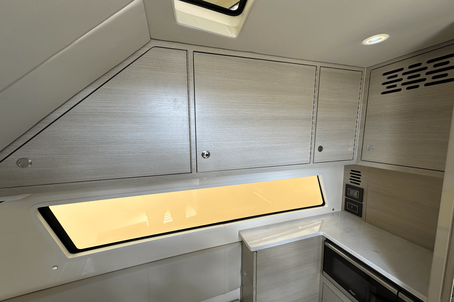 2025 Scout 377 LXF Image Thumbnail #40