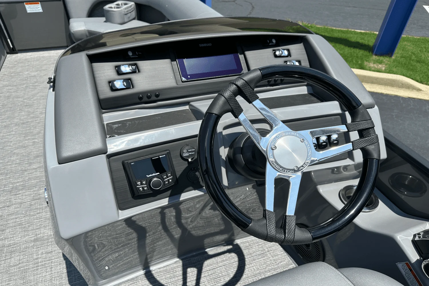 2025 Bennington 23 LSB Image Thumbnail #9