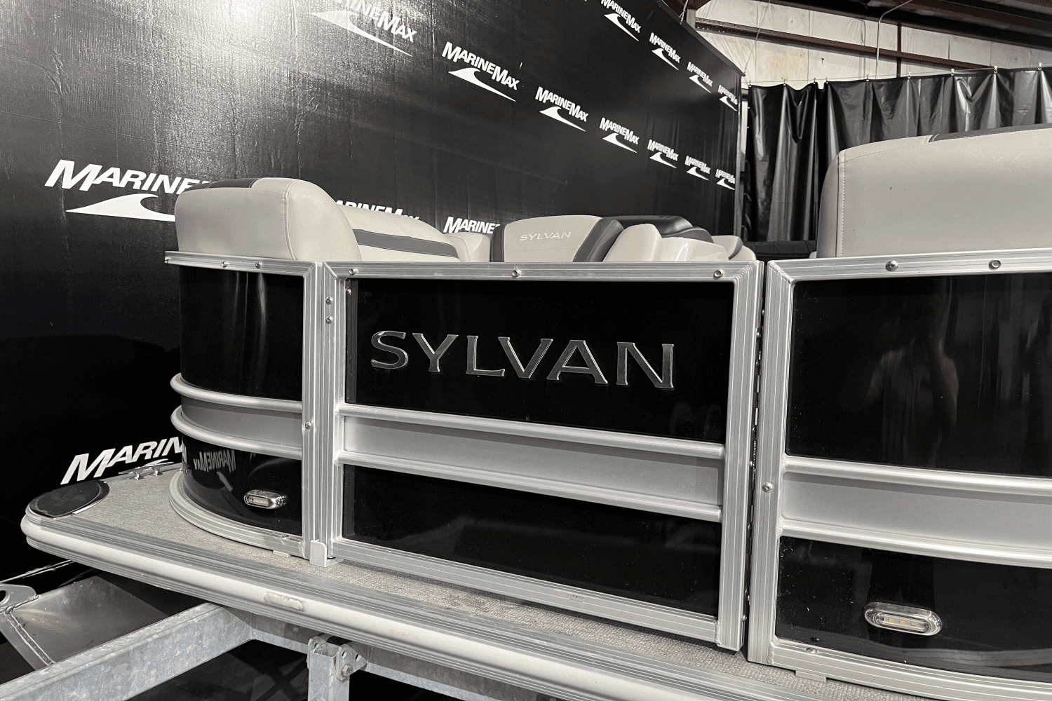 2021 Sylvan L-3 DLZ Image Thumbnail #1