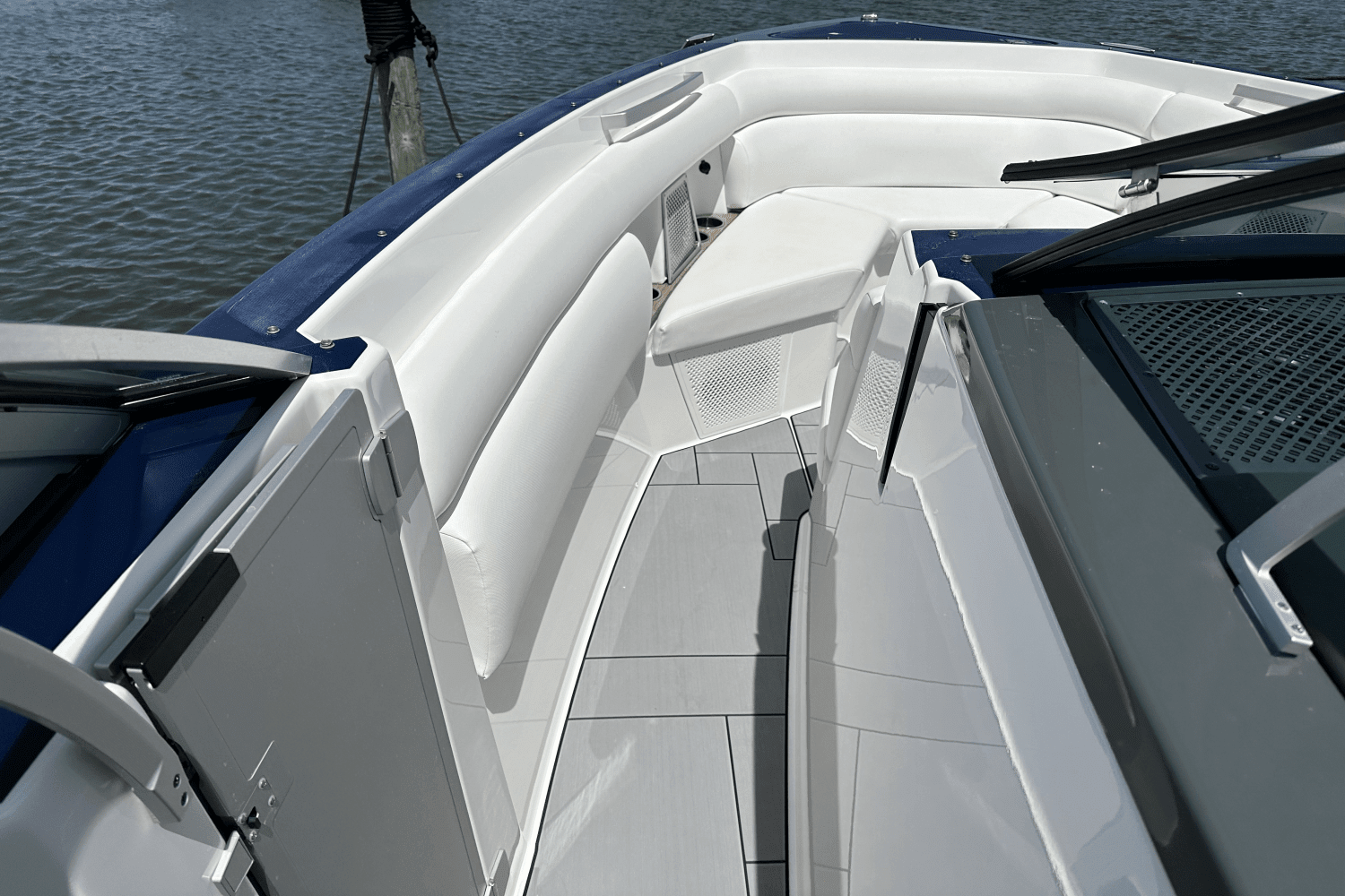 2022 Aviara AV36 Outboard Image Thumbnail #23