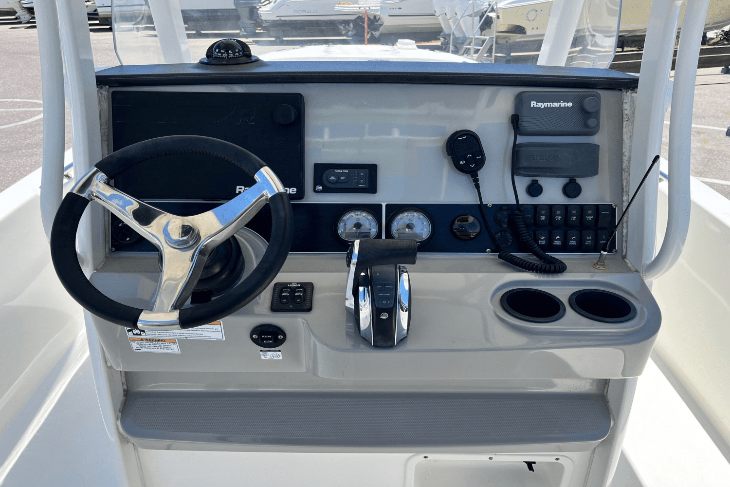 2017 Boston Whaler 270 DAUNTLESS Image Thumbnail #18