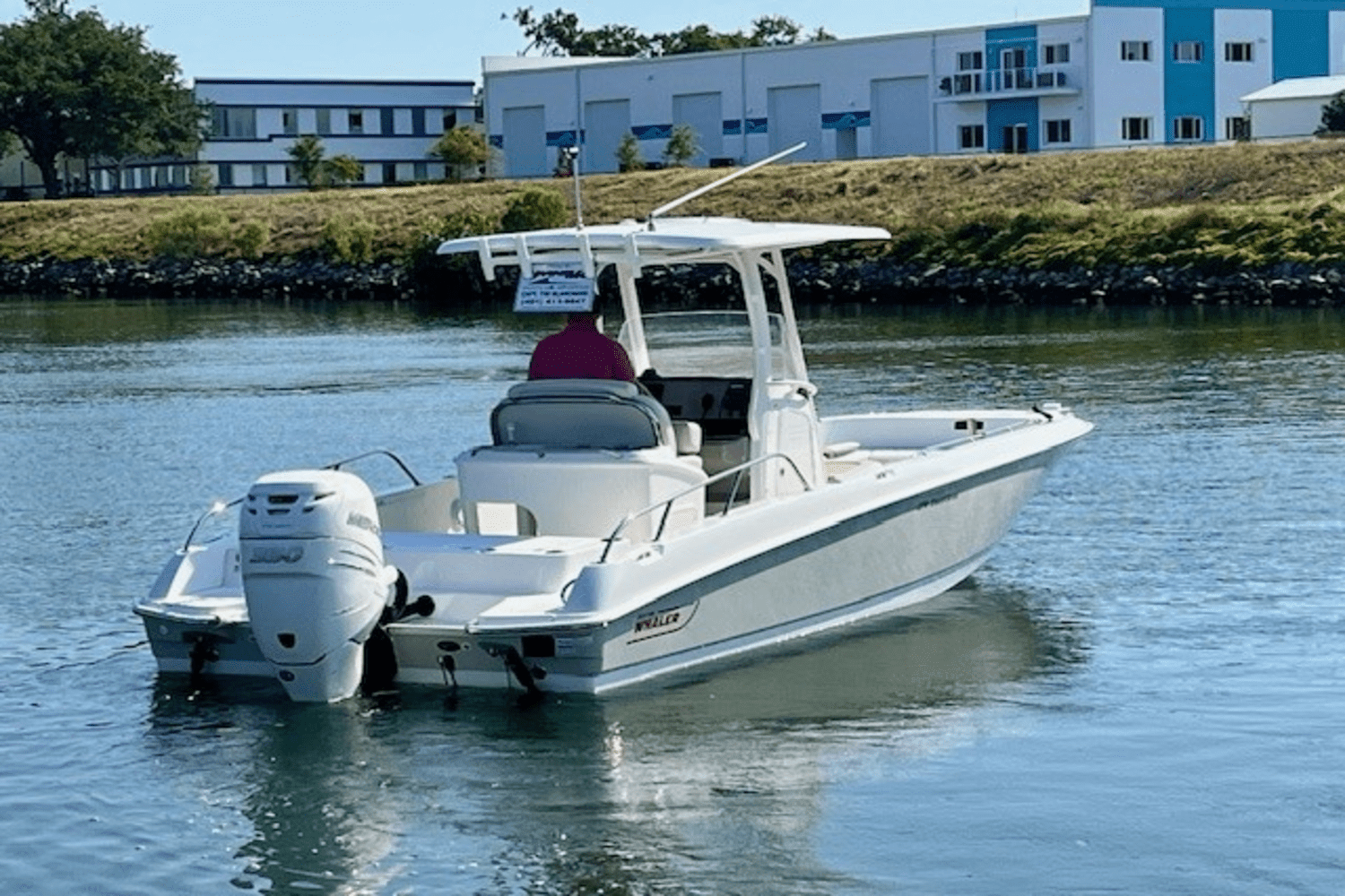 2017 Boston Whaler 270 DAUNTLESS Image Thumbnail #10