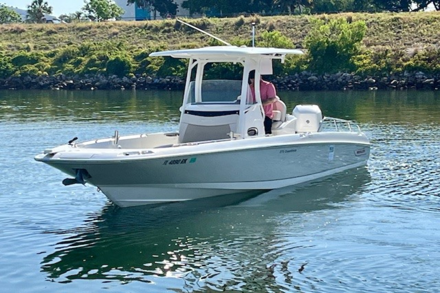 2017 Boston Whaler 270 DAUNTLESS Image Thumbnail #4