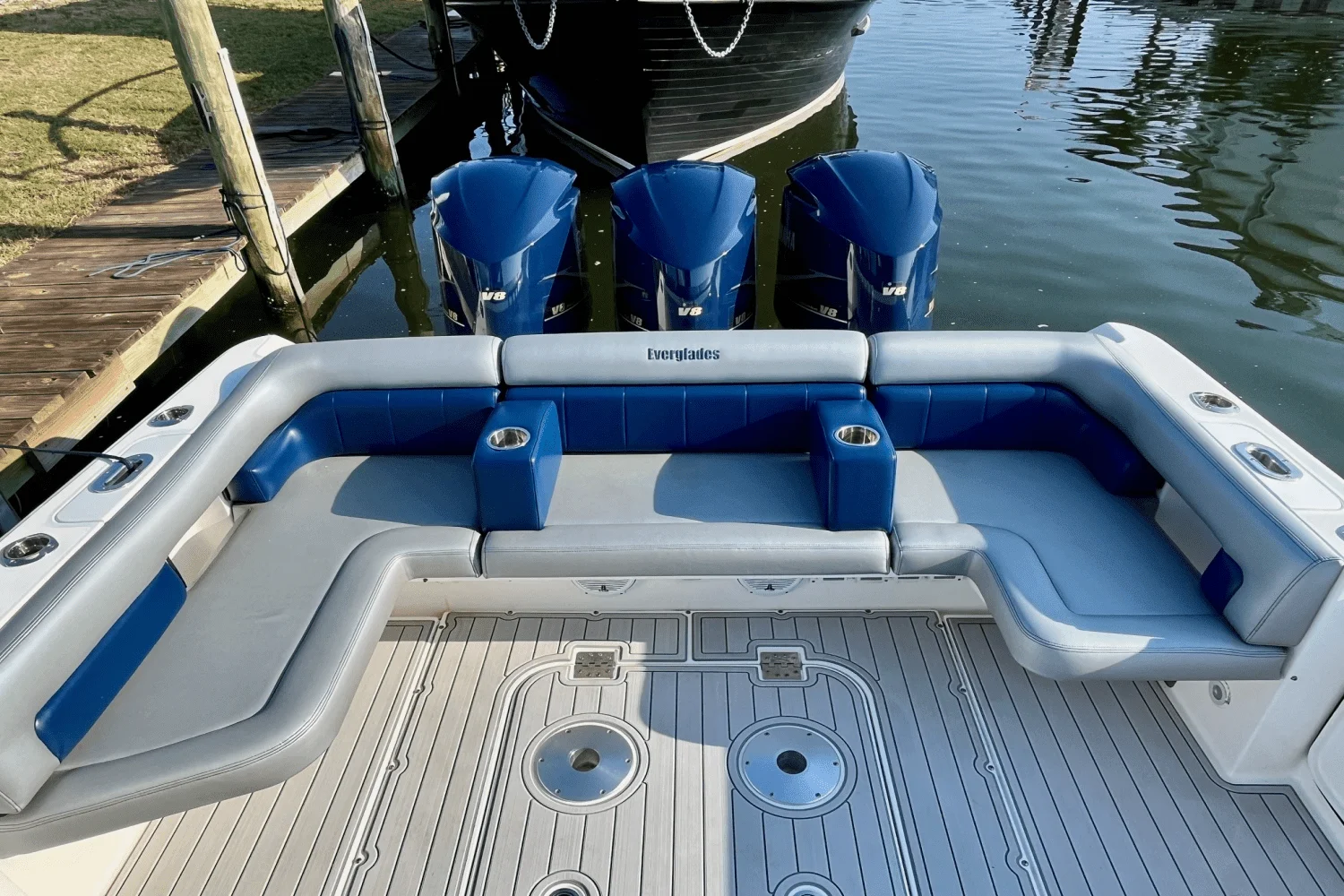 2019 Everglades 360LXC Image Thumbnail #16