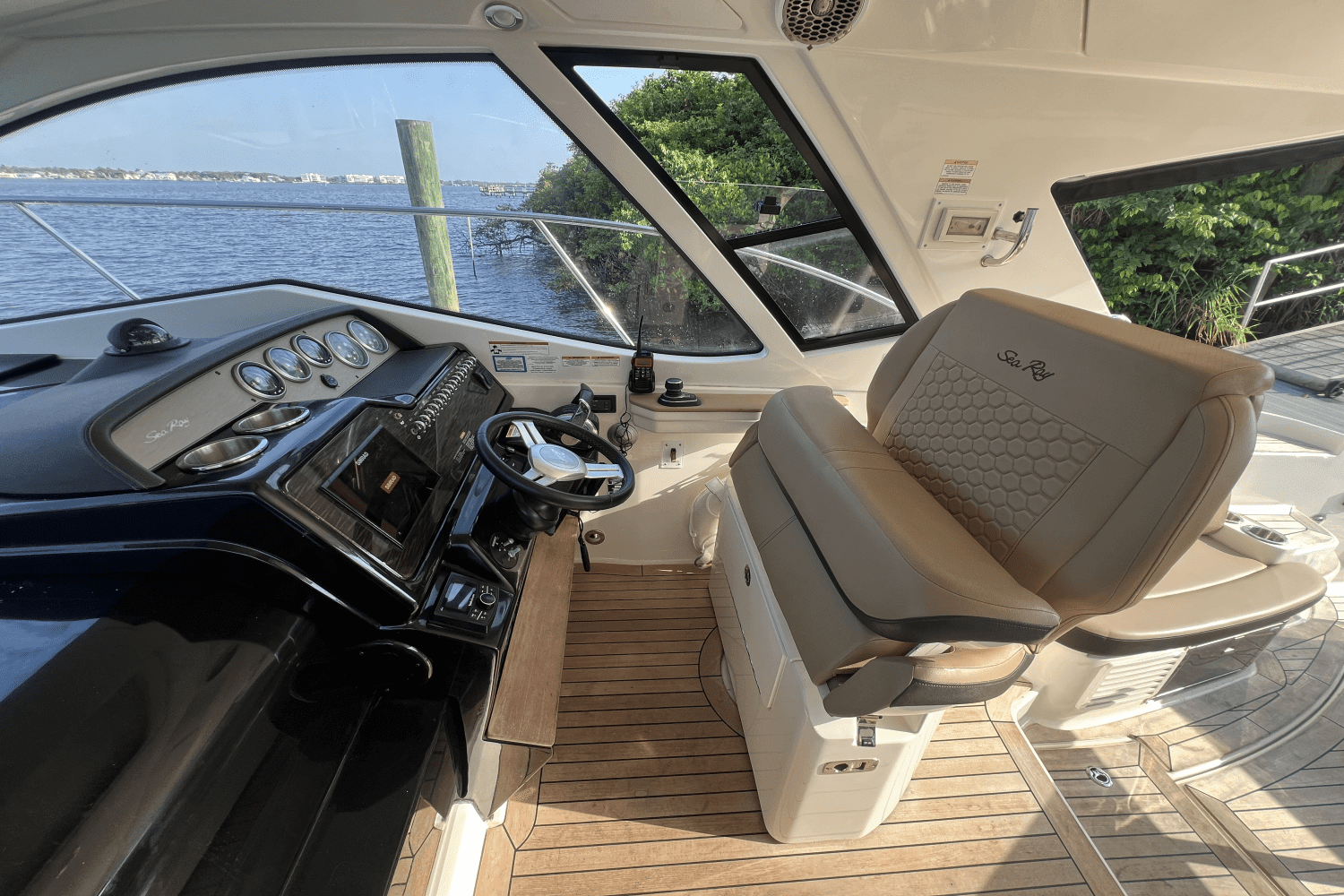 2018 Sea Ray 350 COUPE Image Thumbnail #31