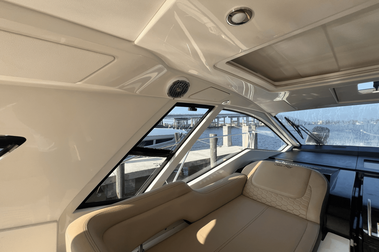 2018 Sea Ray 350 COUPE Image Thumbnail #40