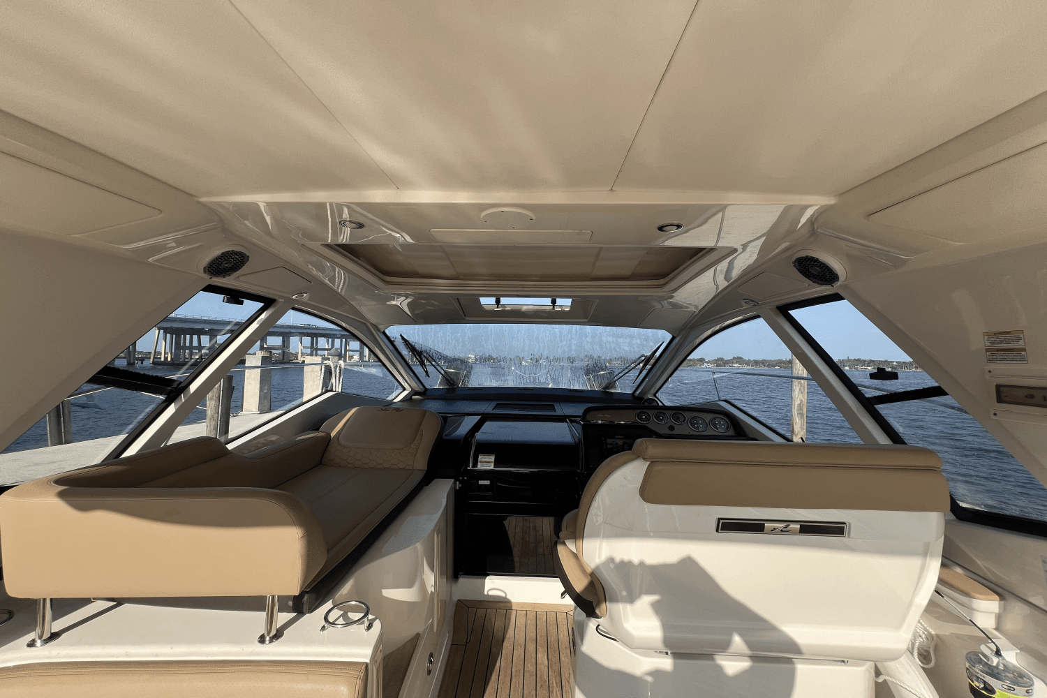 2018 Sea Ray 350 COUPE Image Thumbnail #38