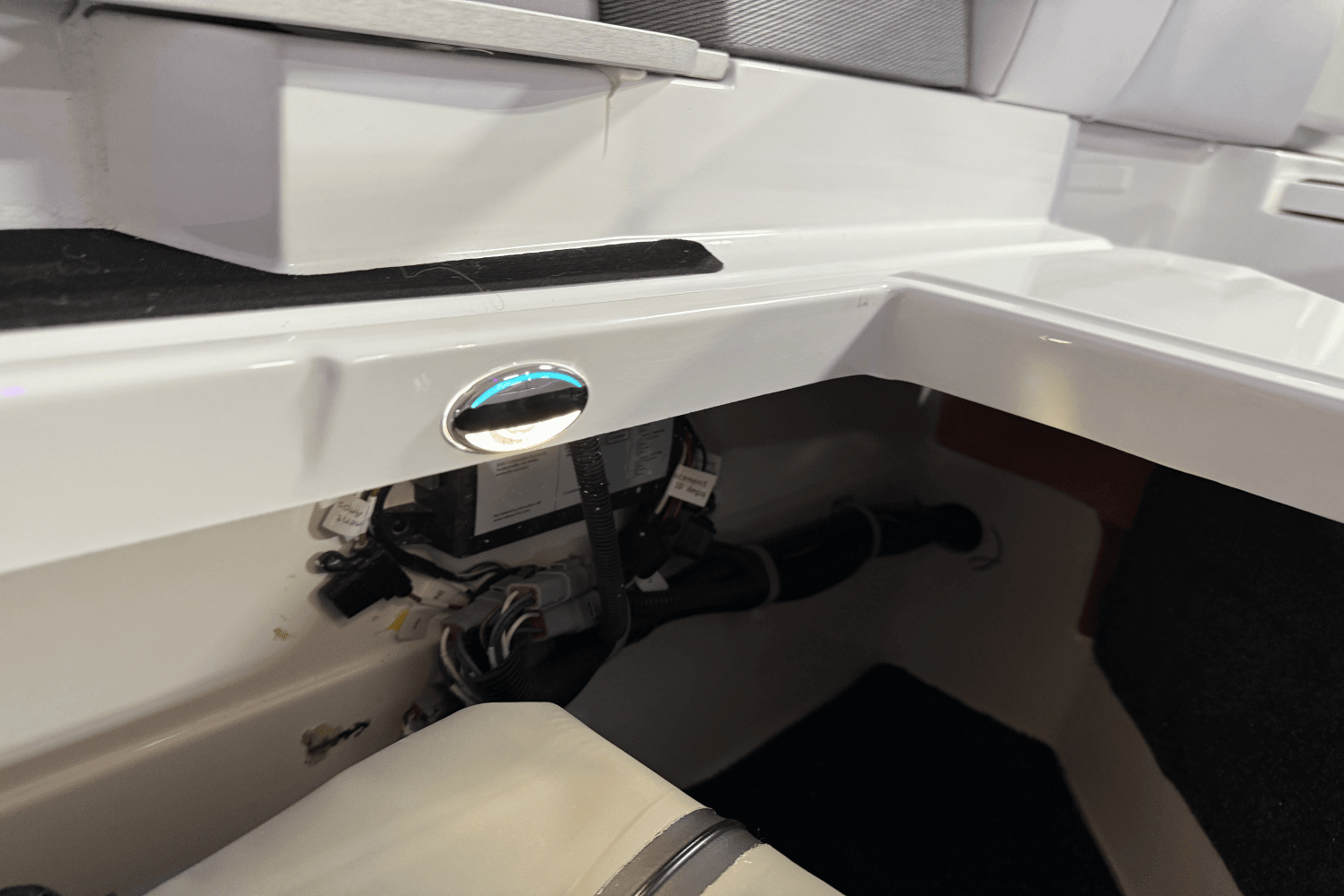 2025 Aviara AV28 Outboard Image Thumbnail #48