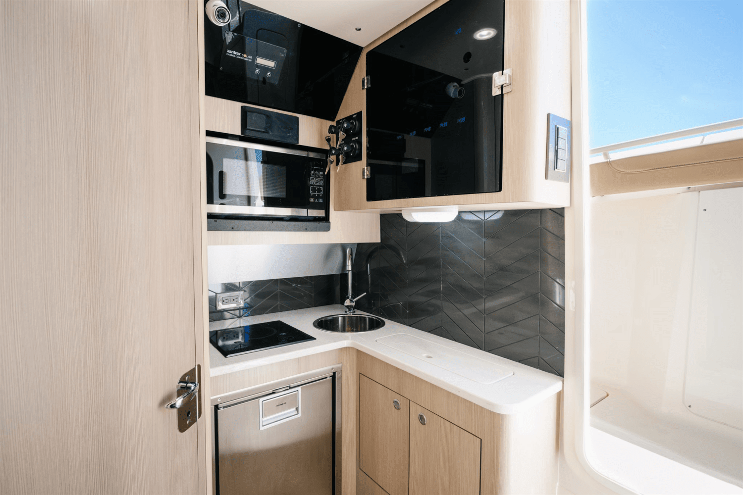 2025 Scout 400 LXF Image Thumbnail #27