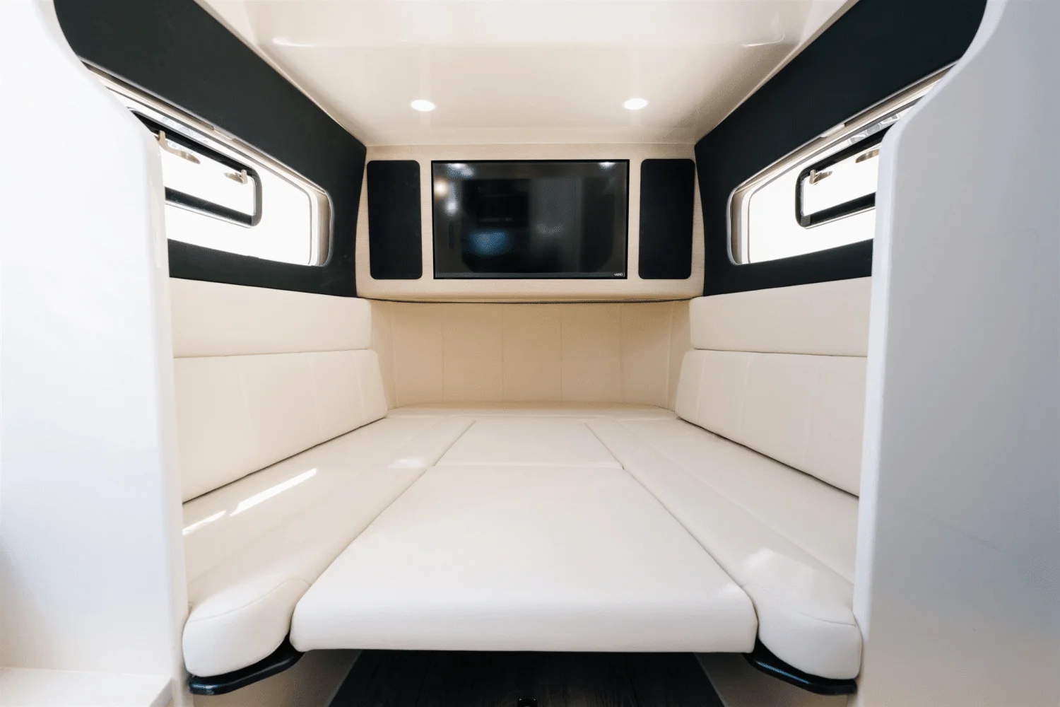 2025 Scout 400 LXF Image Thumbnail #37