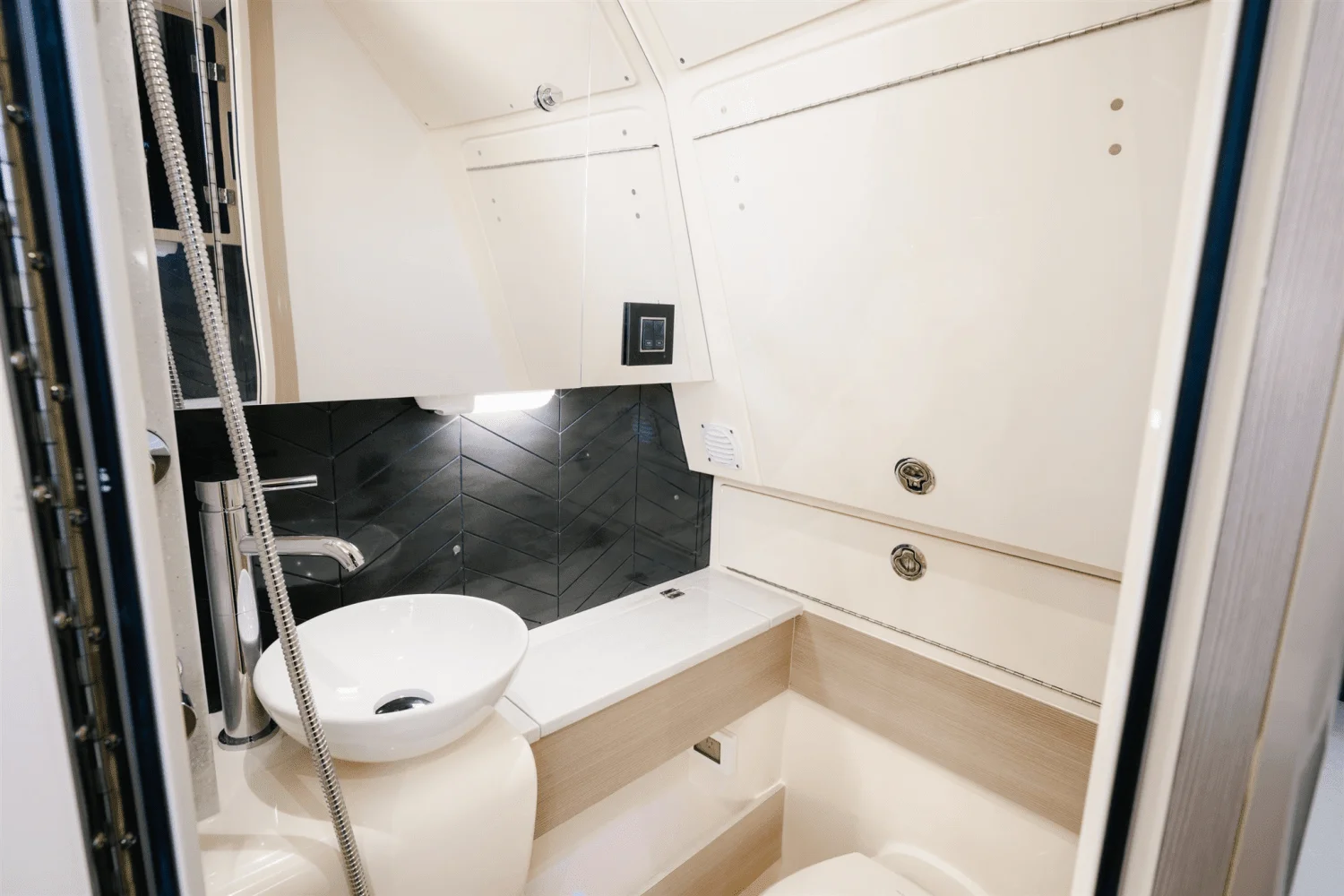 2025 Scout 400 LXF Image Thumbnail #35