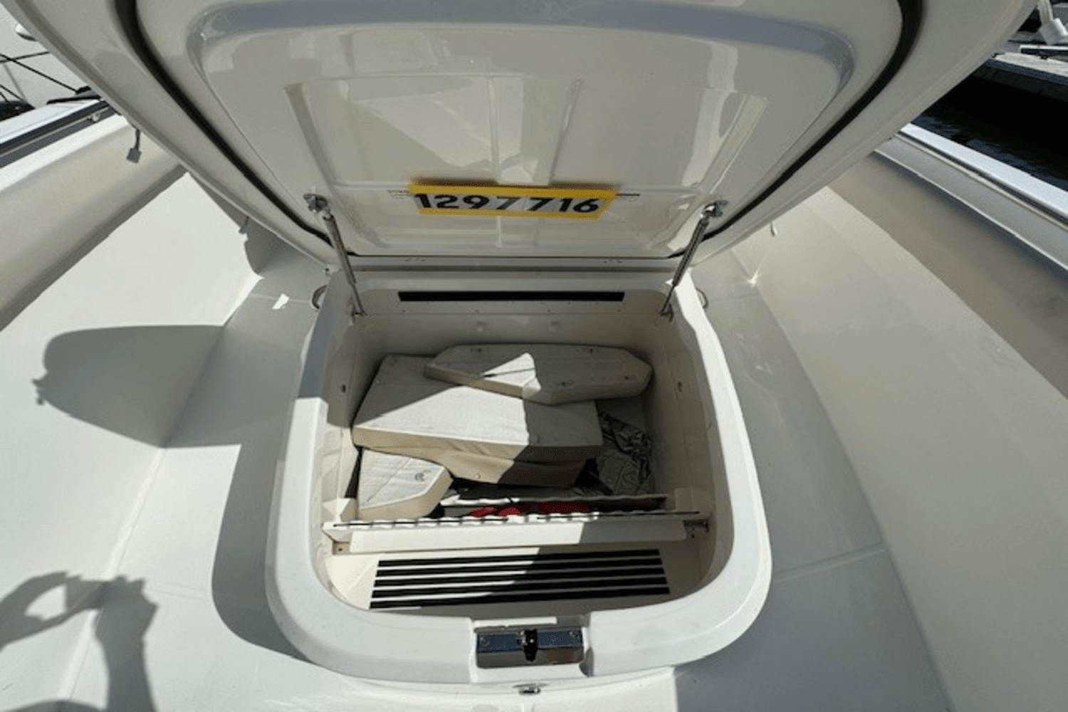 2019 Boston Whaler 330 OUTRAGE Image Thumbnail #11