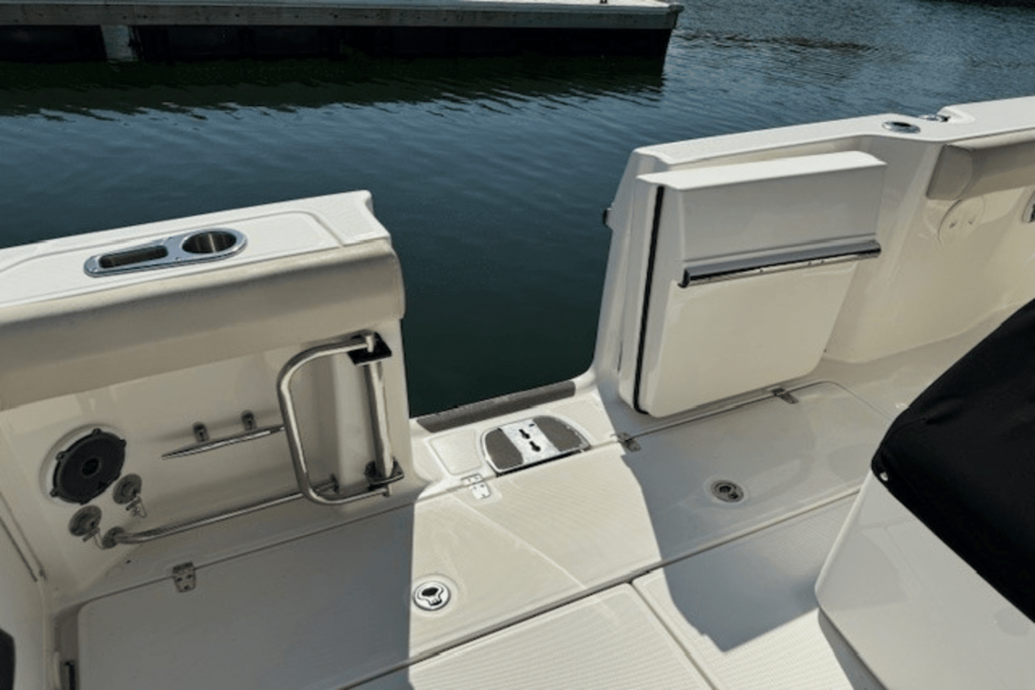 2019 Boston Whaler 330 OUTRAGE Image Thumbnail #18