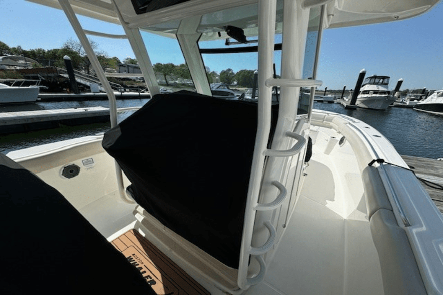 2019 Boston Whaler 330 OUTRAGE Image Thumbnail #5