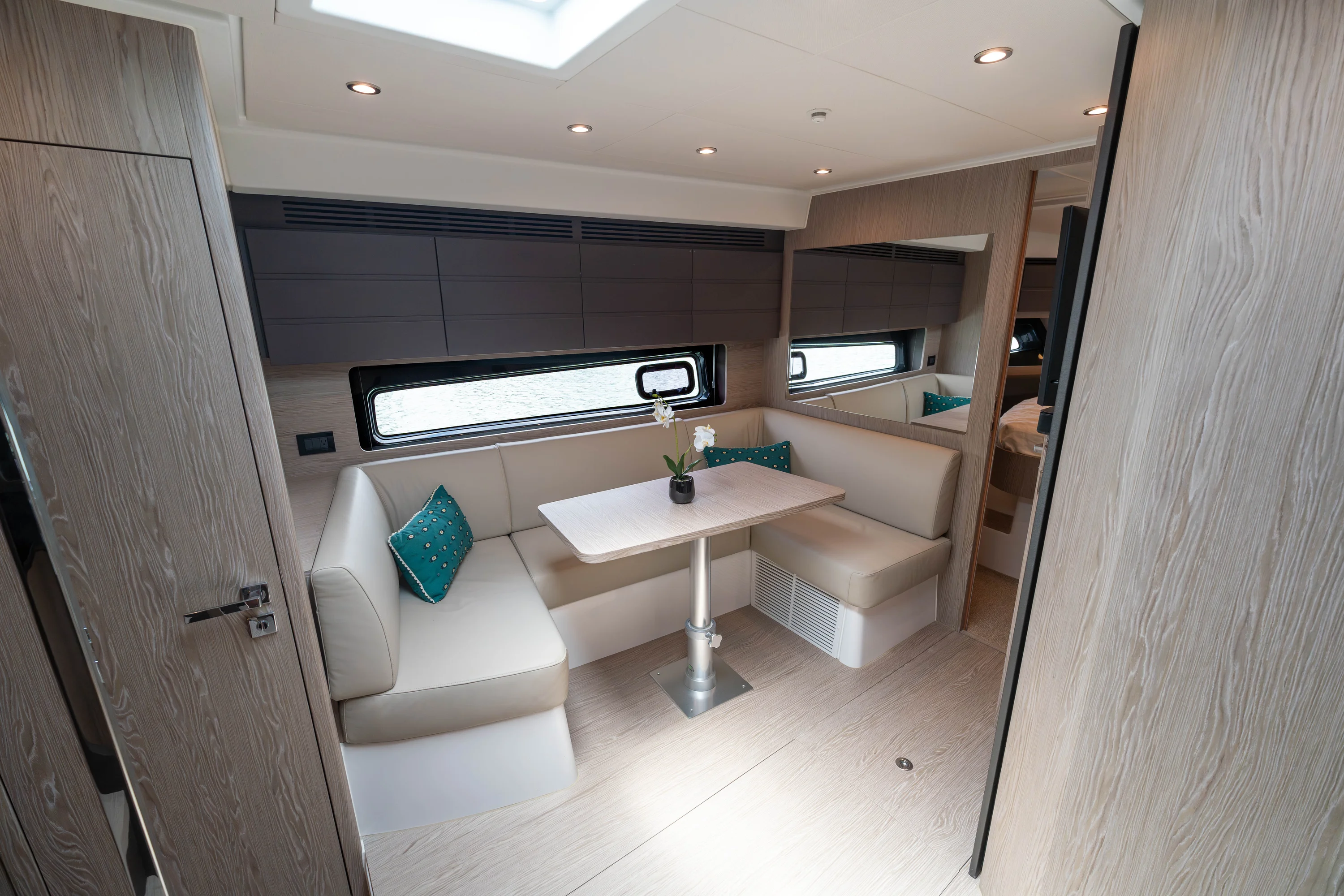 2025 Azimut ATLANTIS 45 Image Thumbnail #8