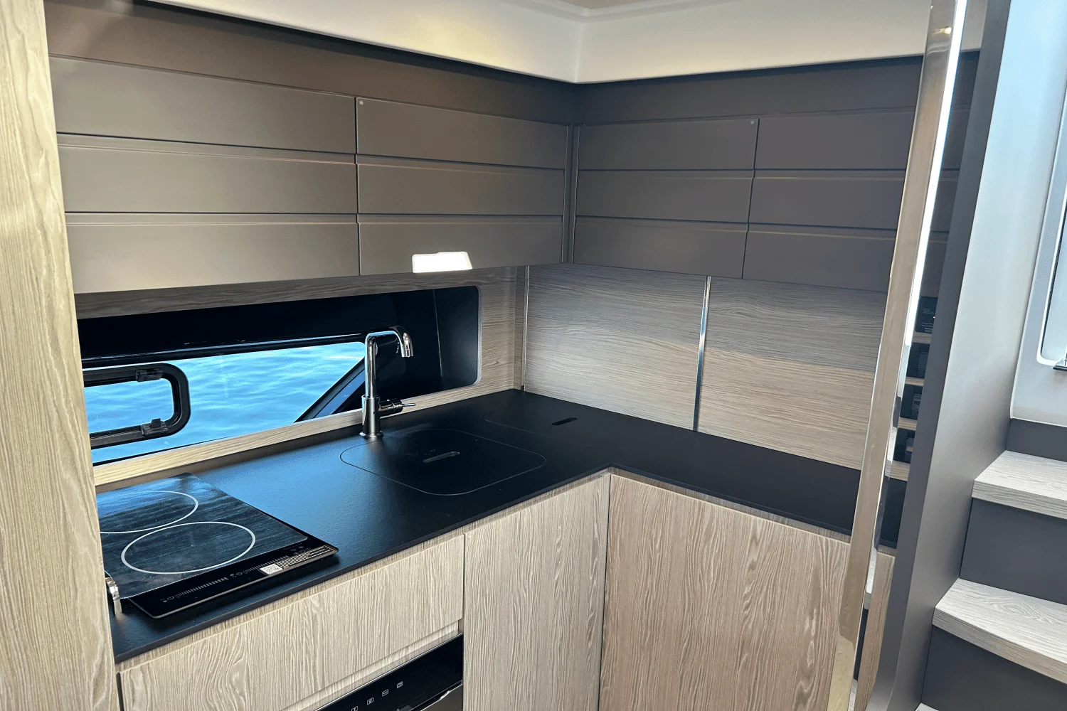 2025 Azimut ATLANTIS 45 Image Thumbnail #29