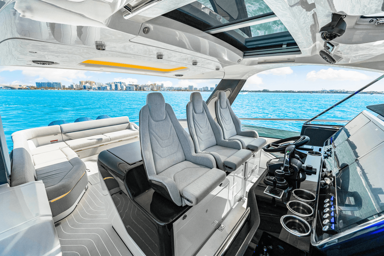 2025 Azimut Verve 48 Image Thumbnail #3