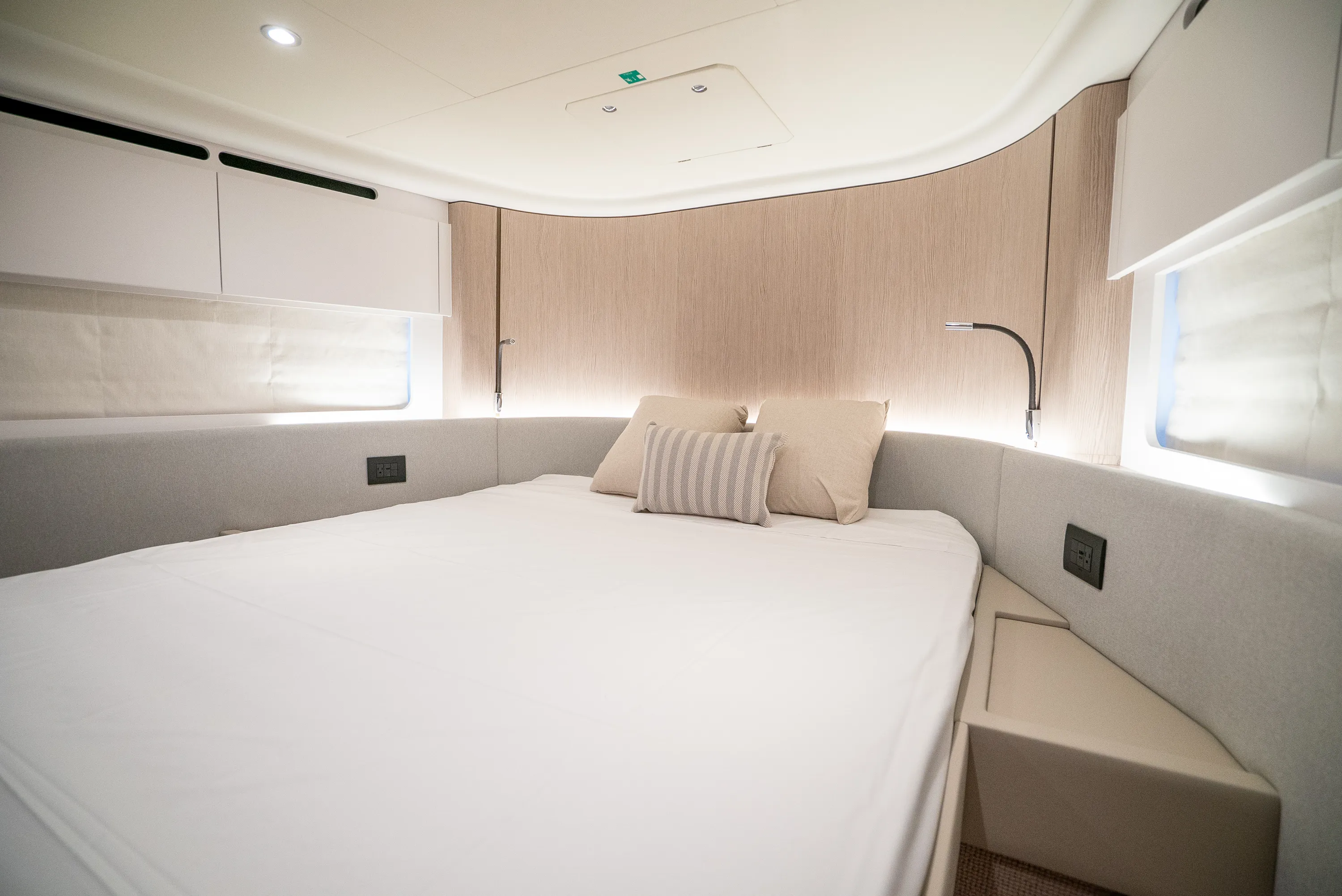 2026 Azimut Fly 53 Image Thumbnail #26