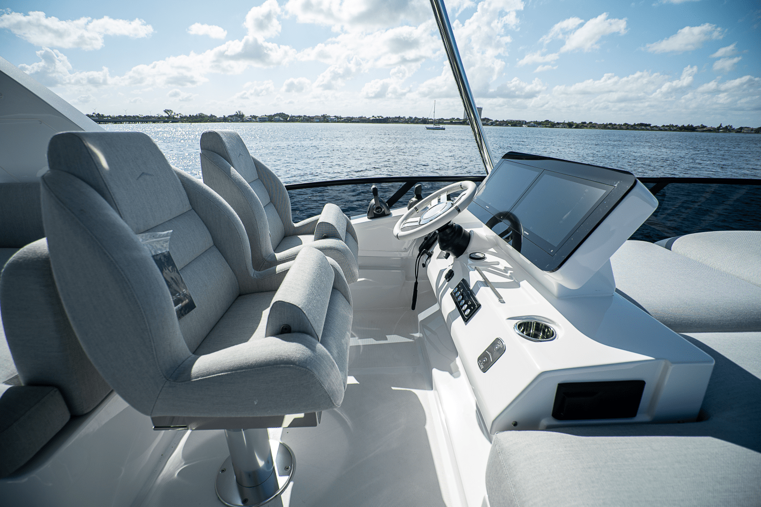 2026 Azimut Fly 53 Image Thumbnail #27