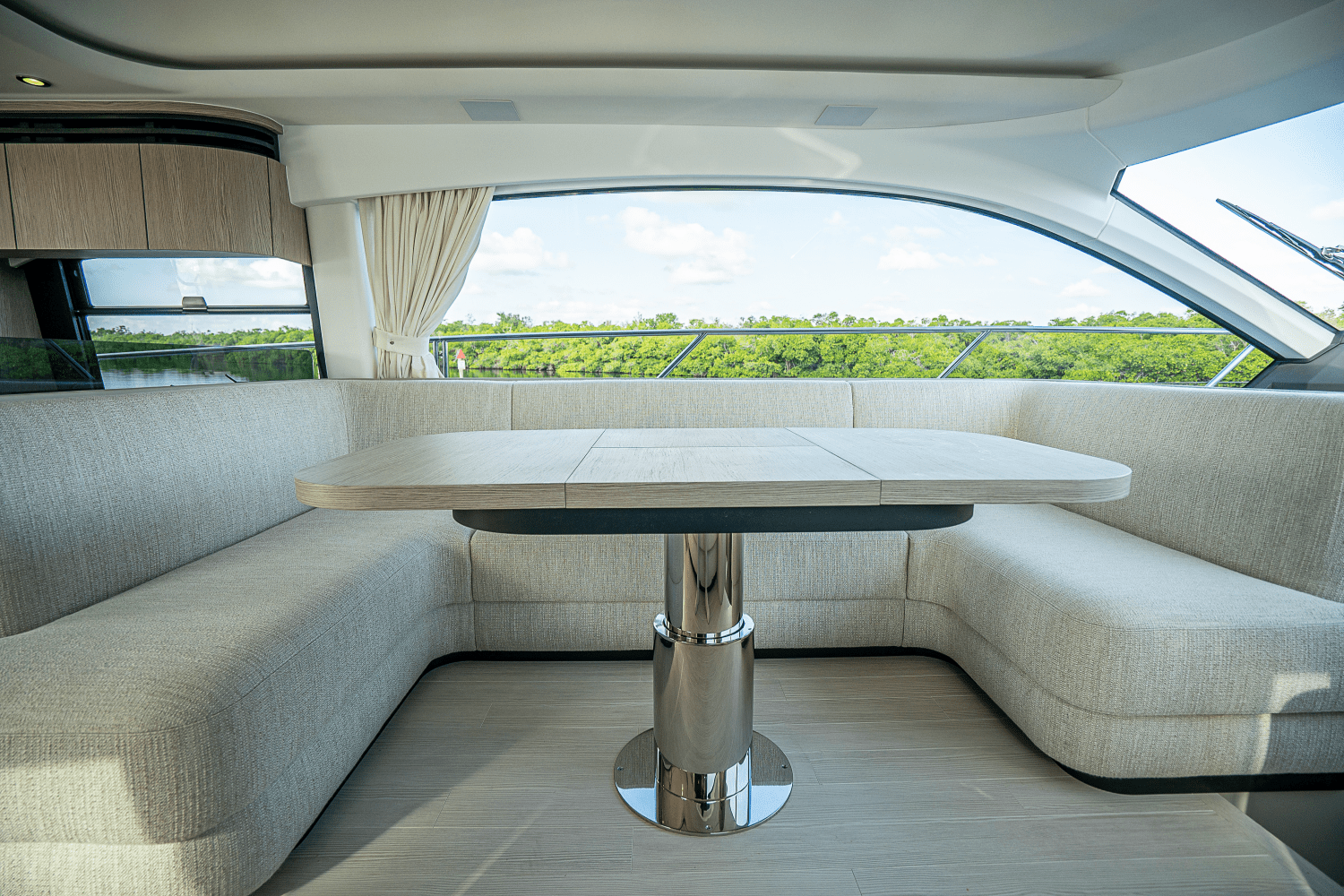 2026 Azimut Fly 53 Image Thumbnail #16