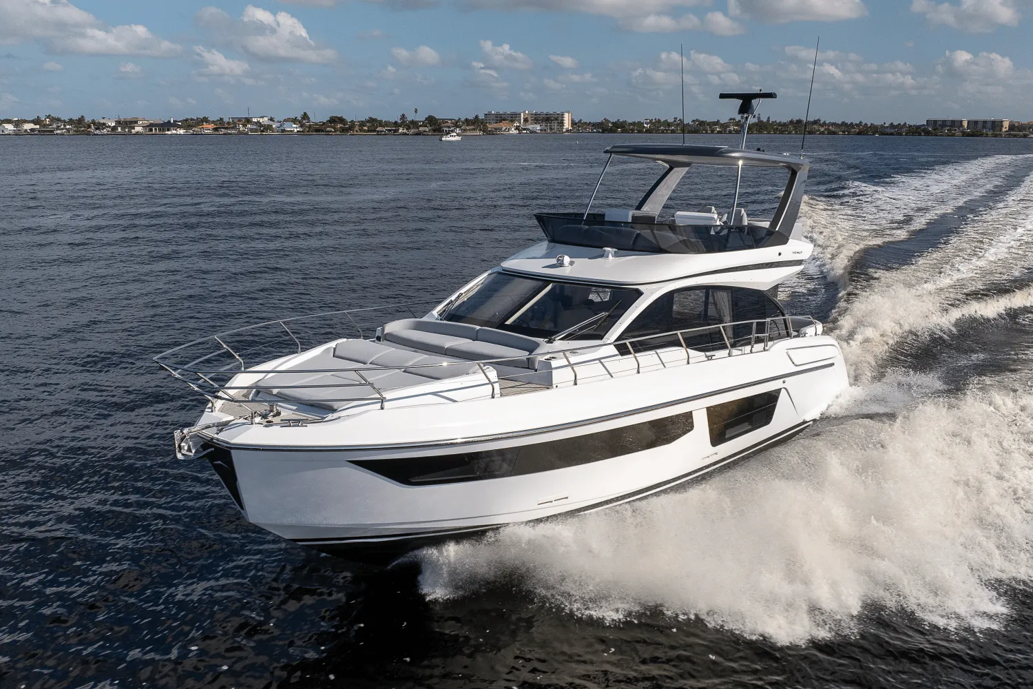 2026 Azimut Fly 53 Image Thumbnail #2