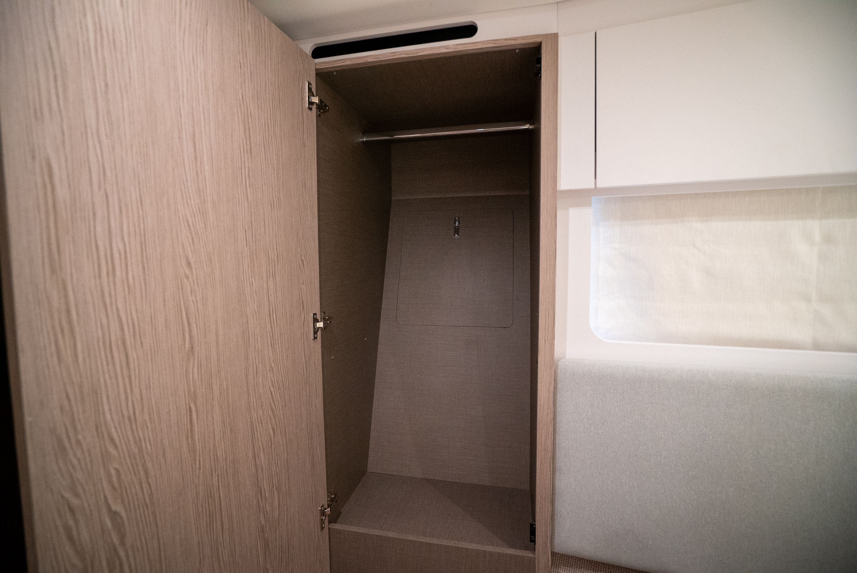 2026 Azimut Fly 53 Image Thumbnail #28