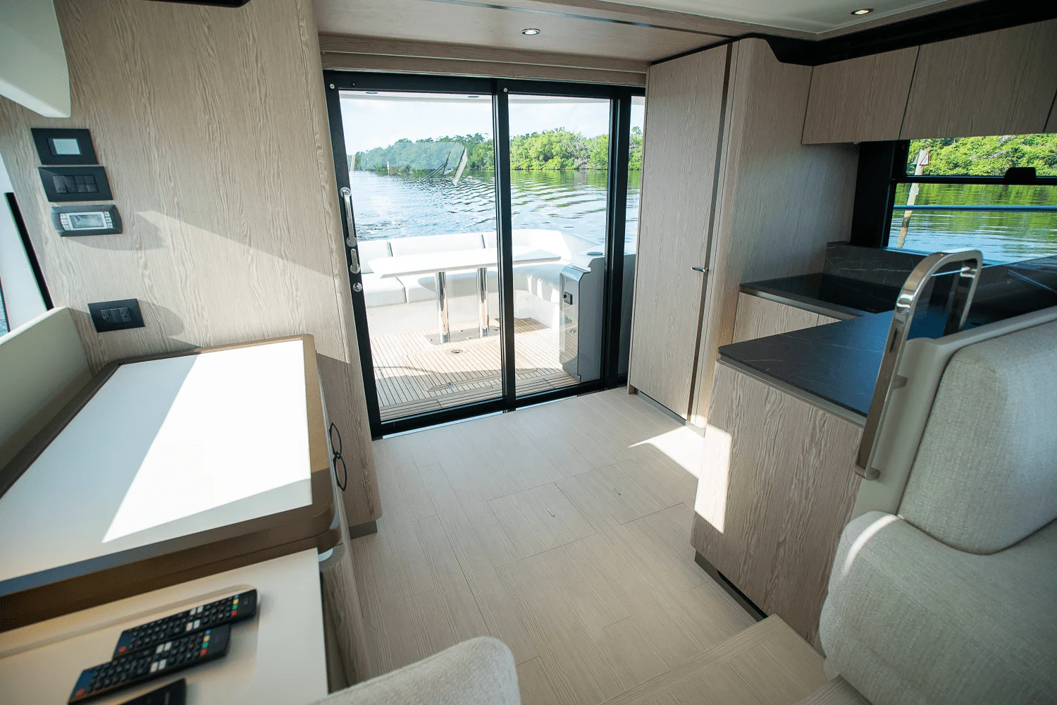 2026 Azimut Fly 53 Image Thumbnail #13