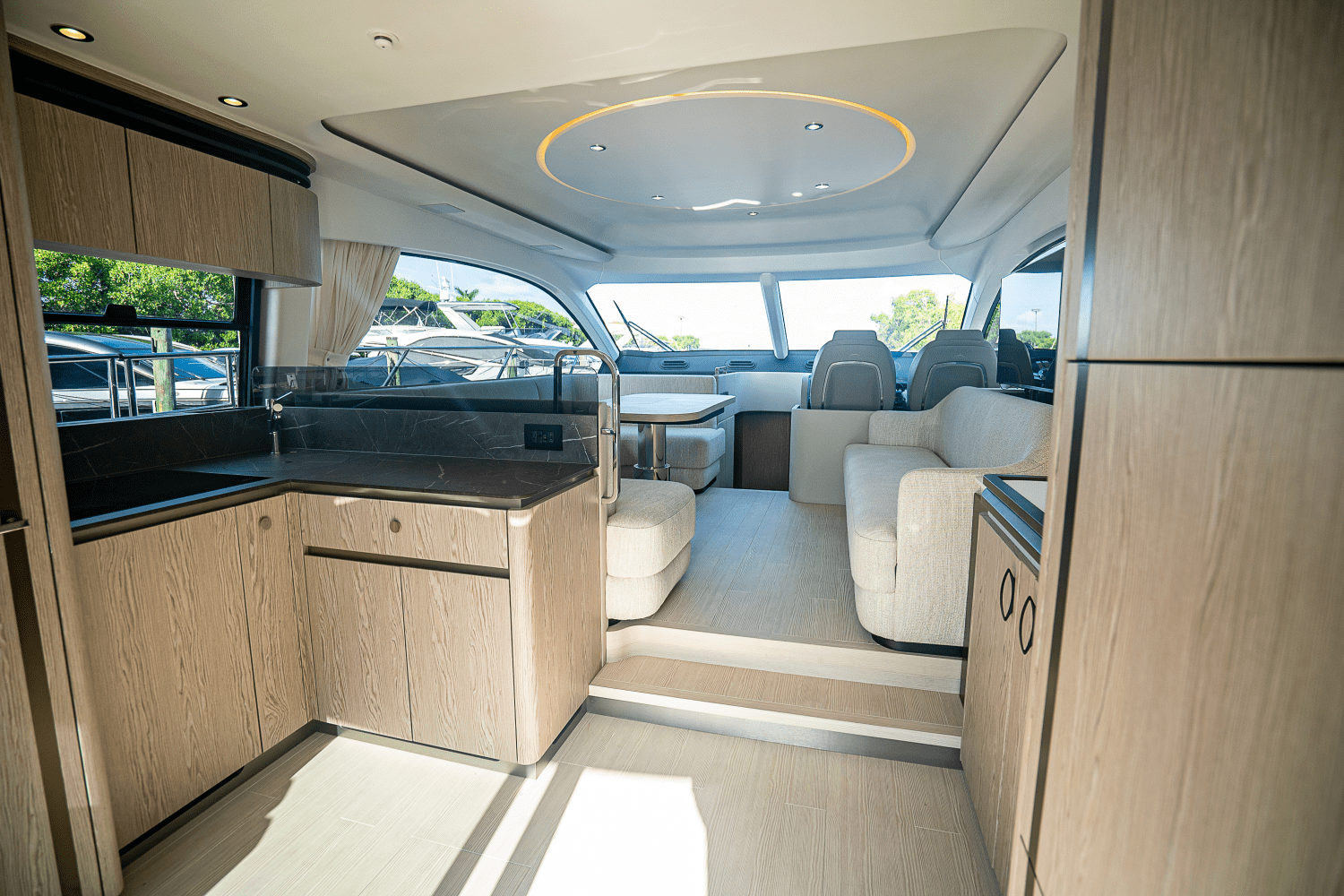 2026 Azimut Fly 53 Image Thumbnail #8