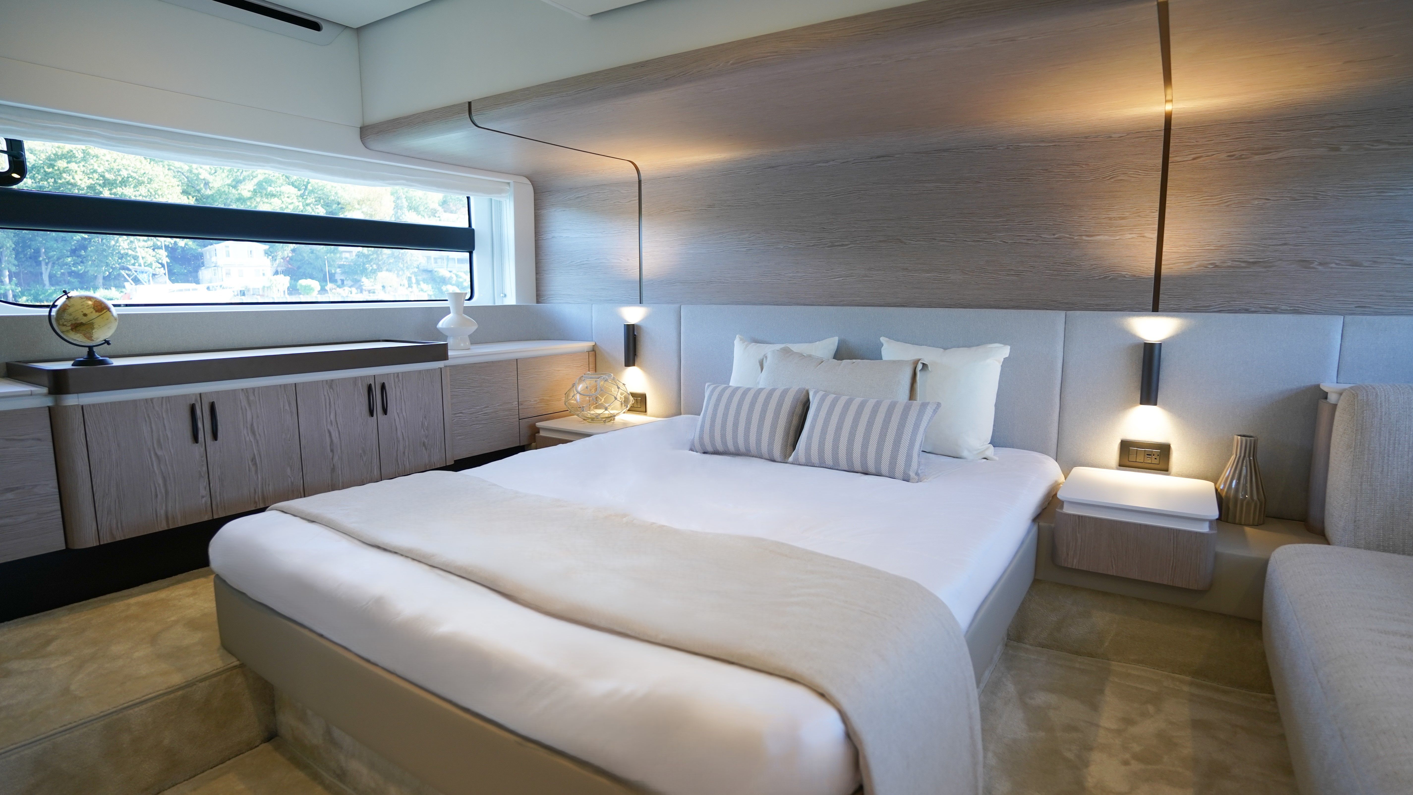 2026 Azimut Fly 53 Image Thumbnail #38