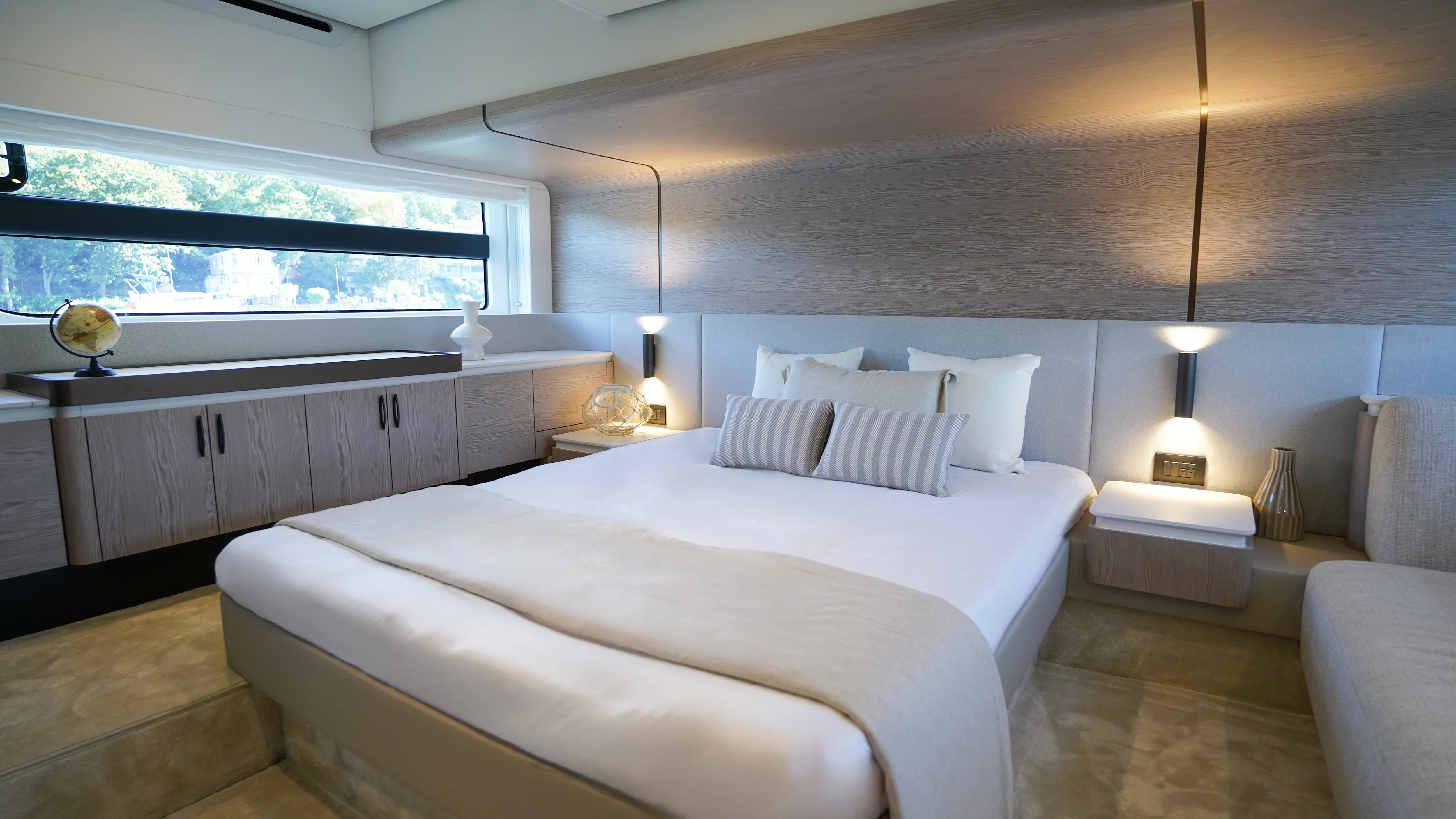 2026 Azimut Fly 53 Image Thumbnail #38