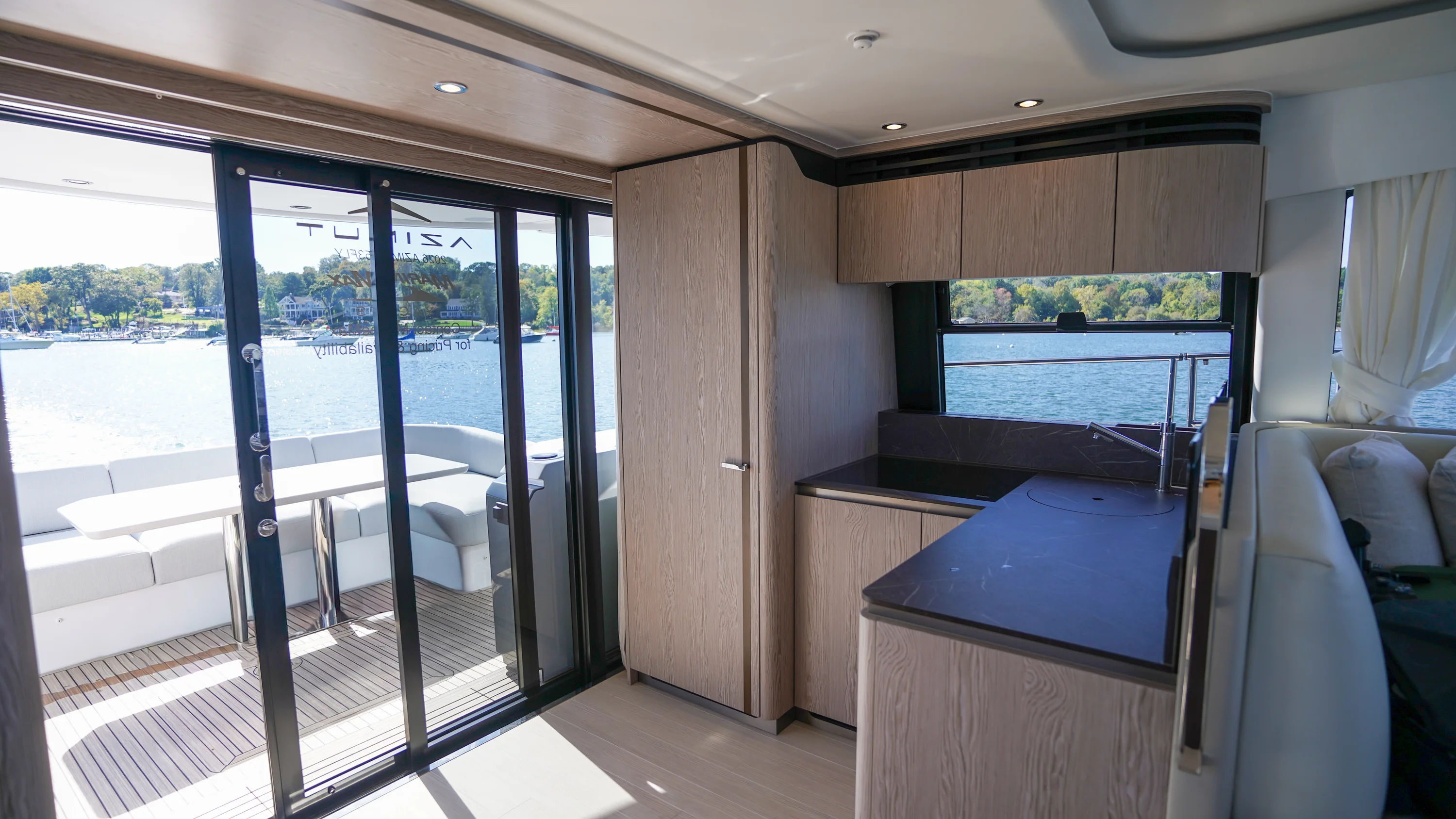 2026 Azimut Fly 53 Image Thumbnail #15