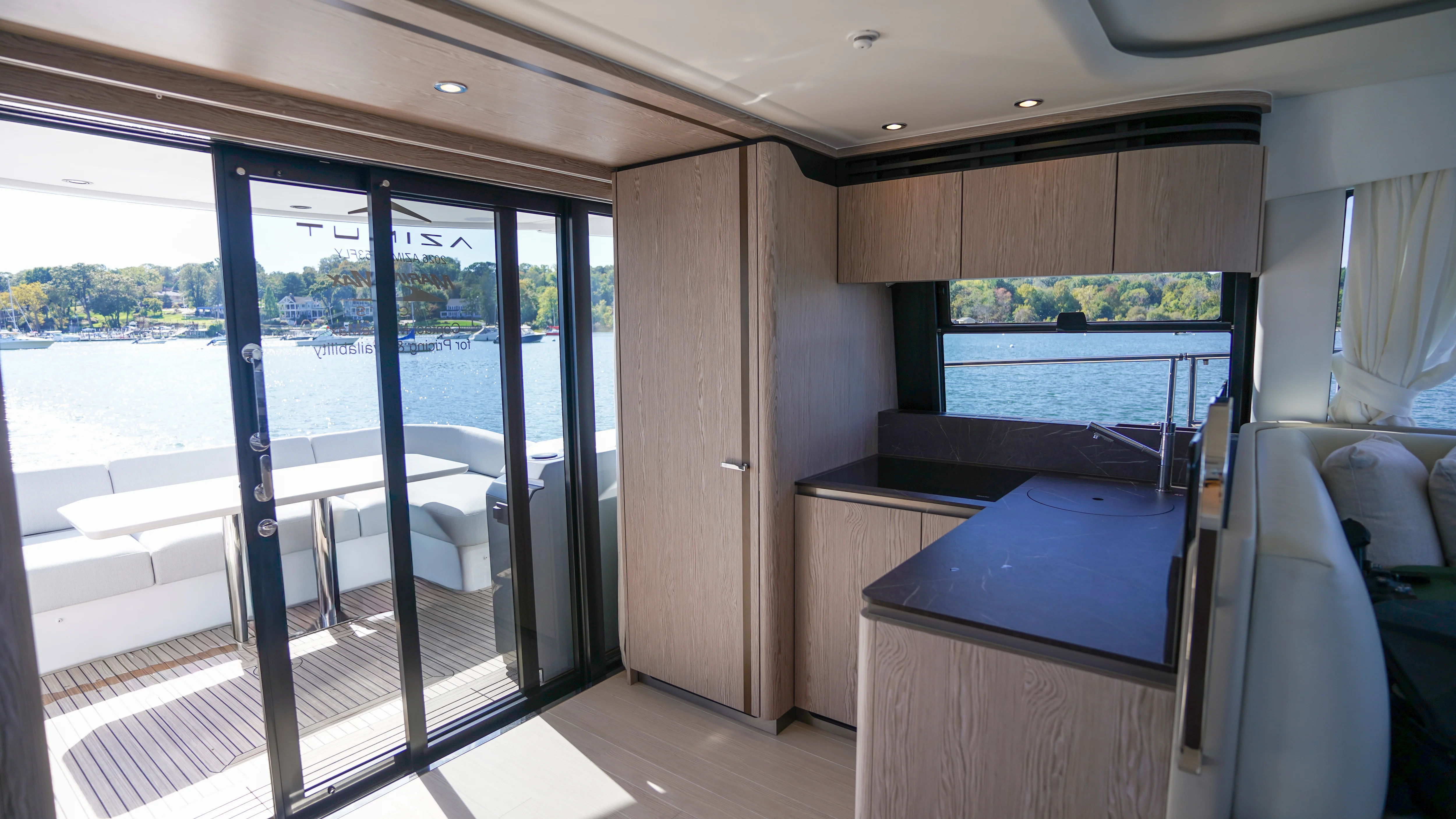 2026 Azimut Fly 53 Image Thumbnail #15