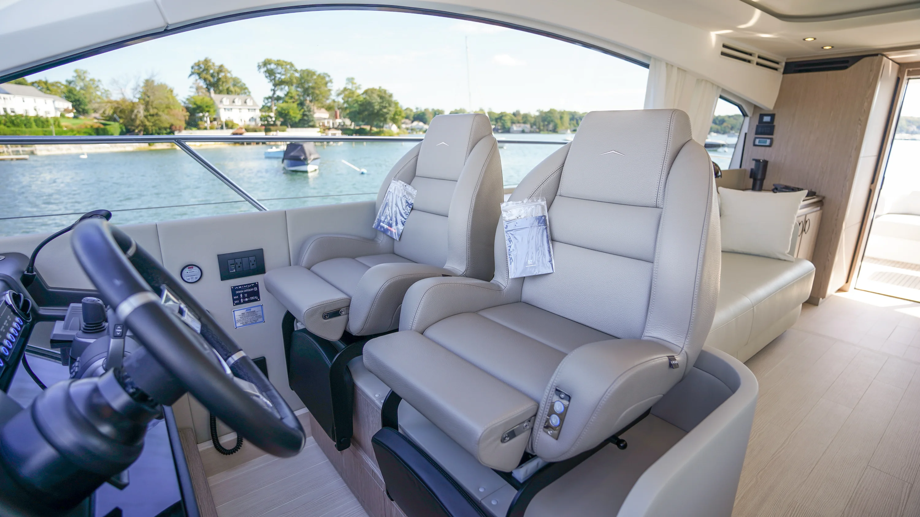 2026 Azimut Fly 53 Image Thumbnail #24