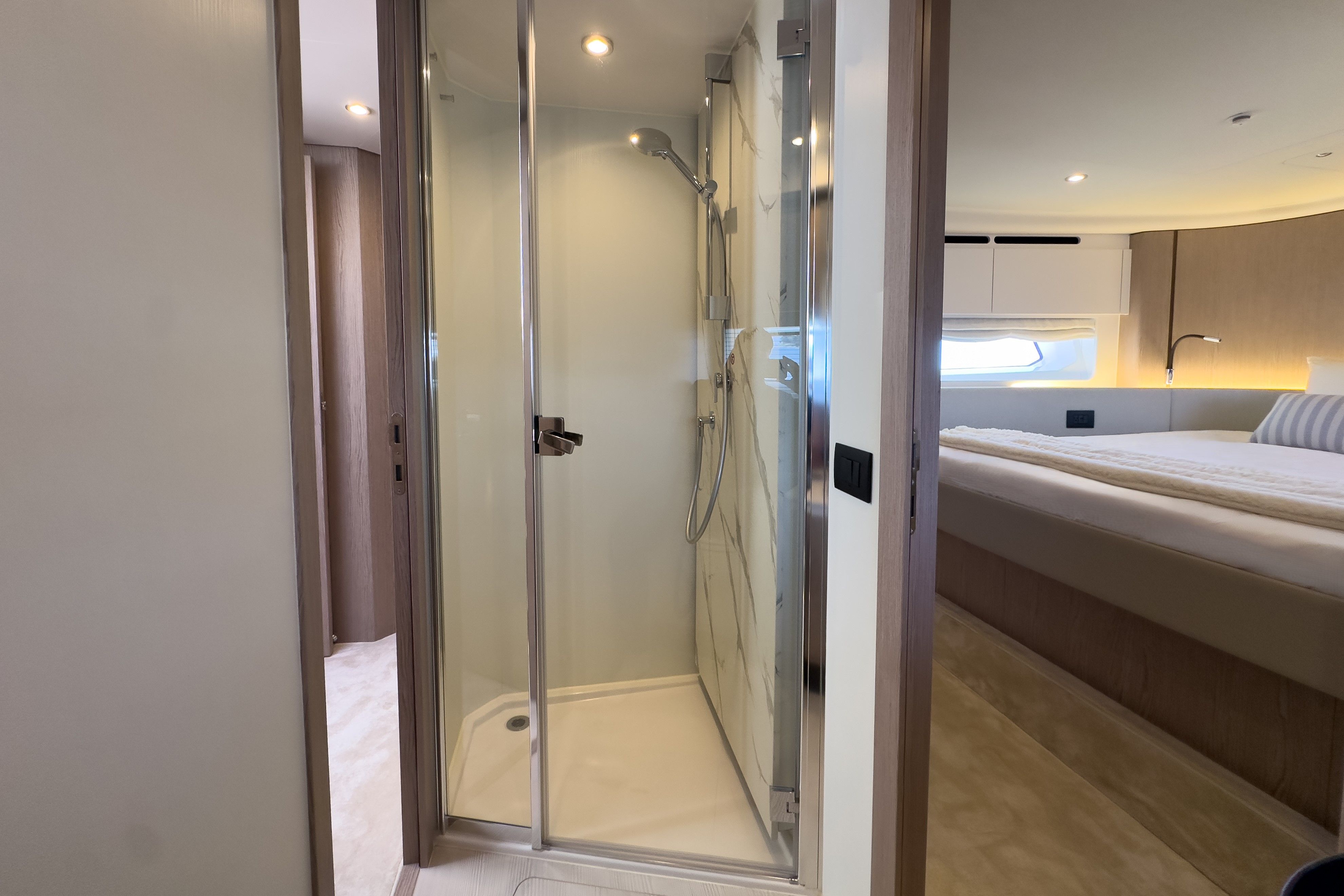 2026 Azimut Fly 53 Image Thumbnail #31