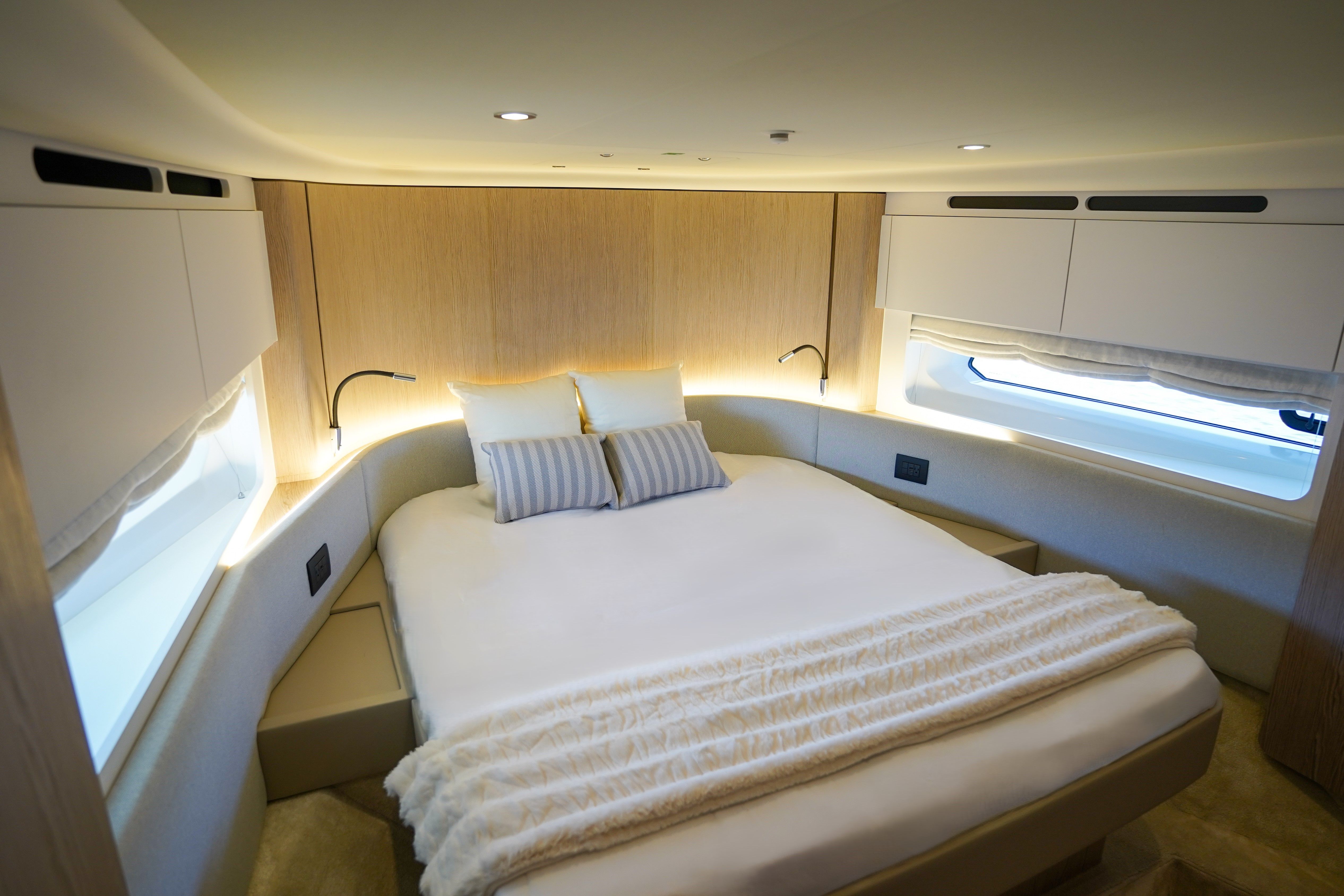 2026 Azimut Fly 53 Image Thumbnail #29