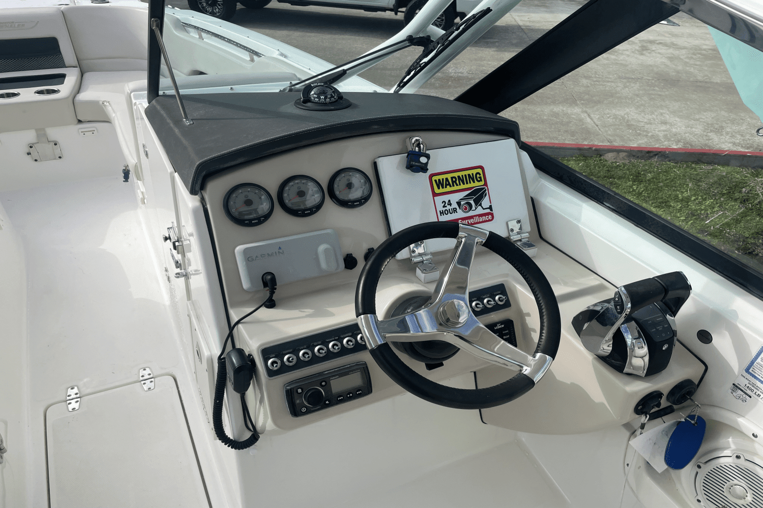 2018 Boston Whaler 270 VANTAGE Image Thumbnail #8