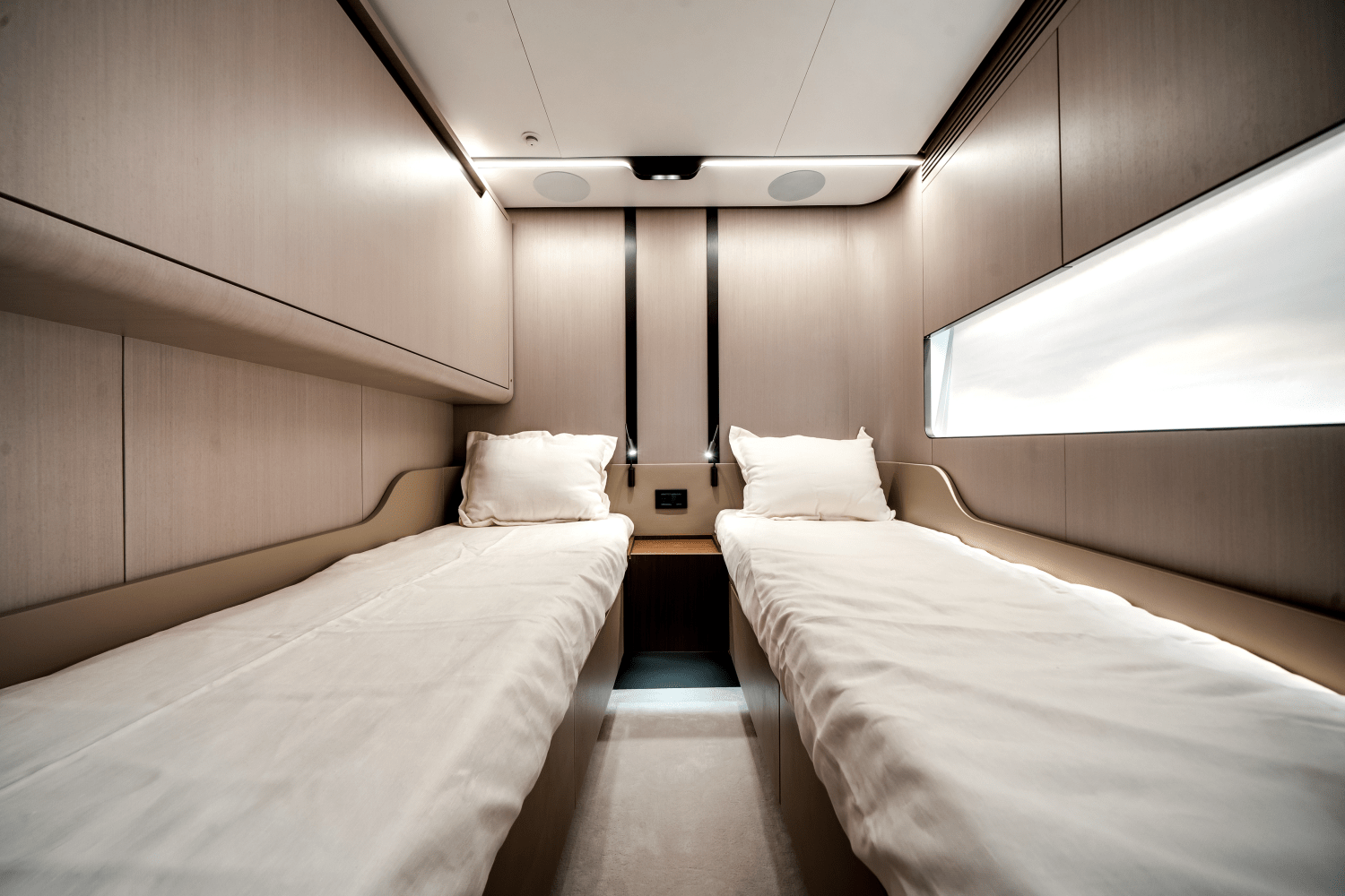 2026 Azimut S8 Image Thumbnail #12