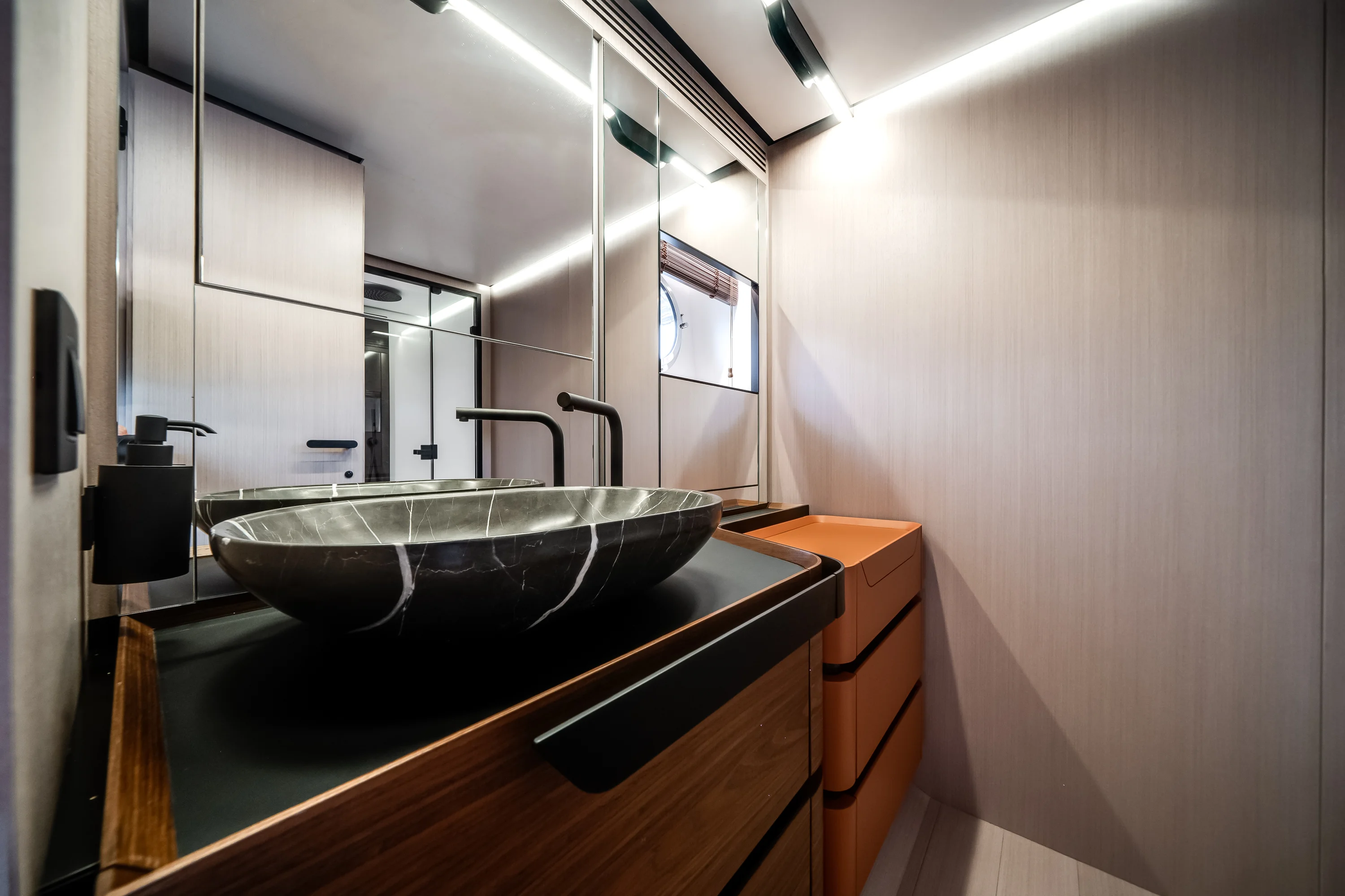 2026 Azimut S8 Image Thumbnail #38