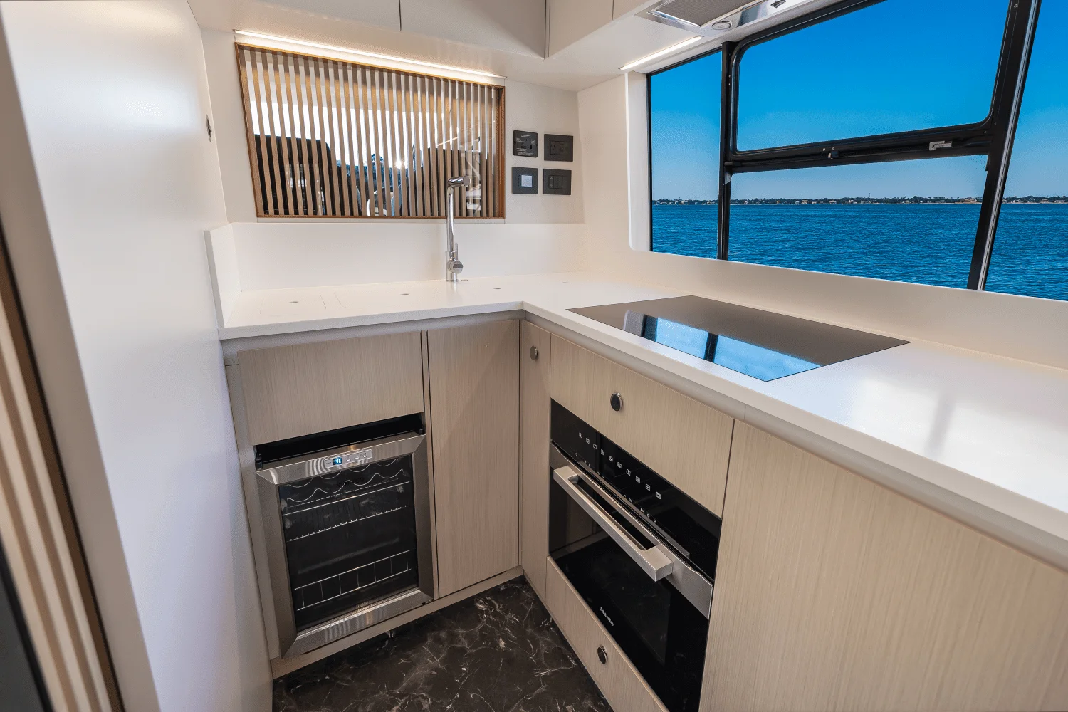 2025 Azimut Fly 68 Image Thumbnail #81