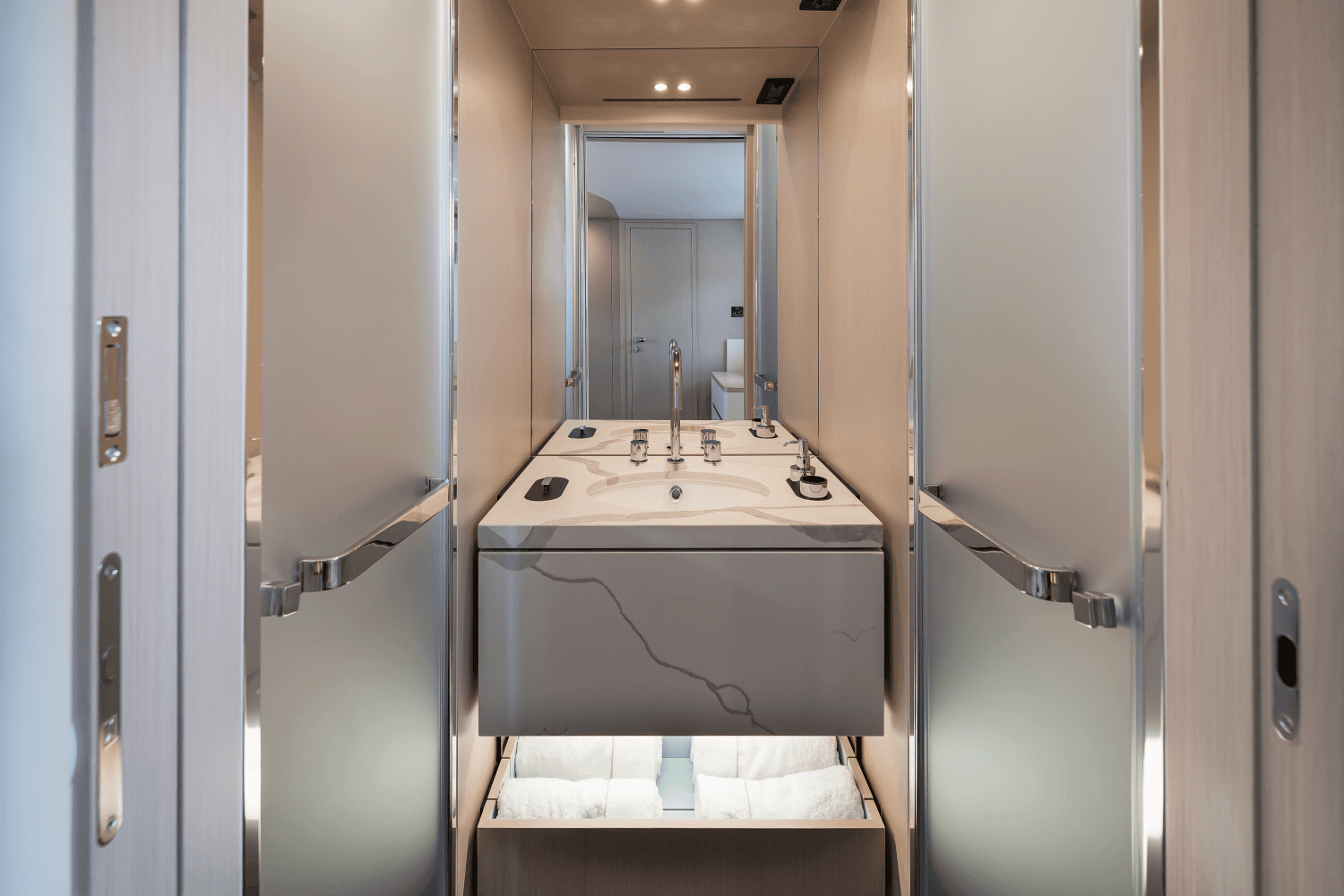 2025 Azimut Fly 68 Image Thumbnail #97