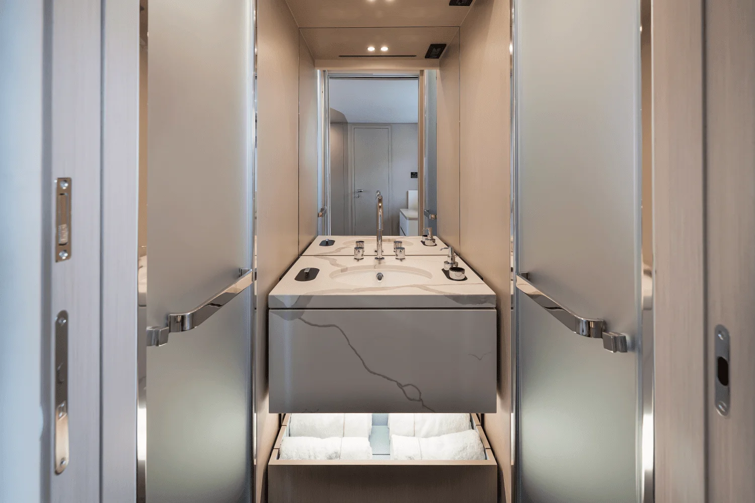 2025 Azimut Fly 68 Image Thumbnail #97