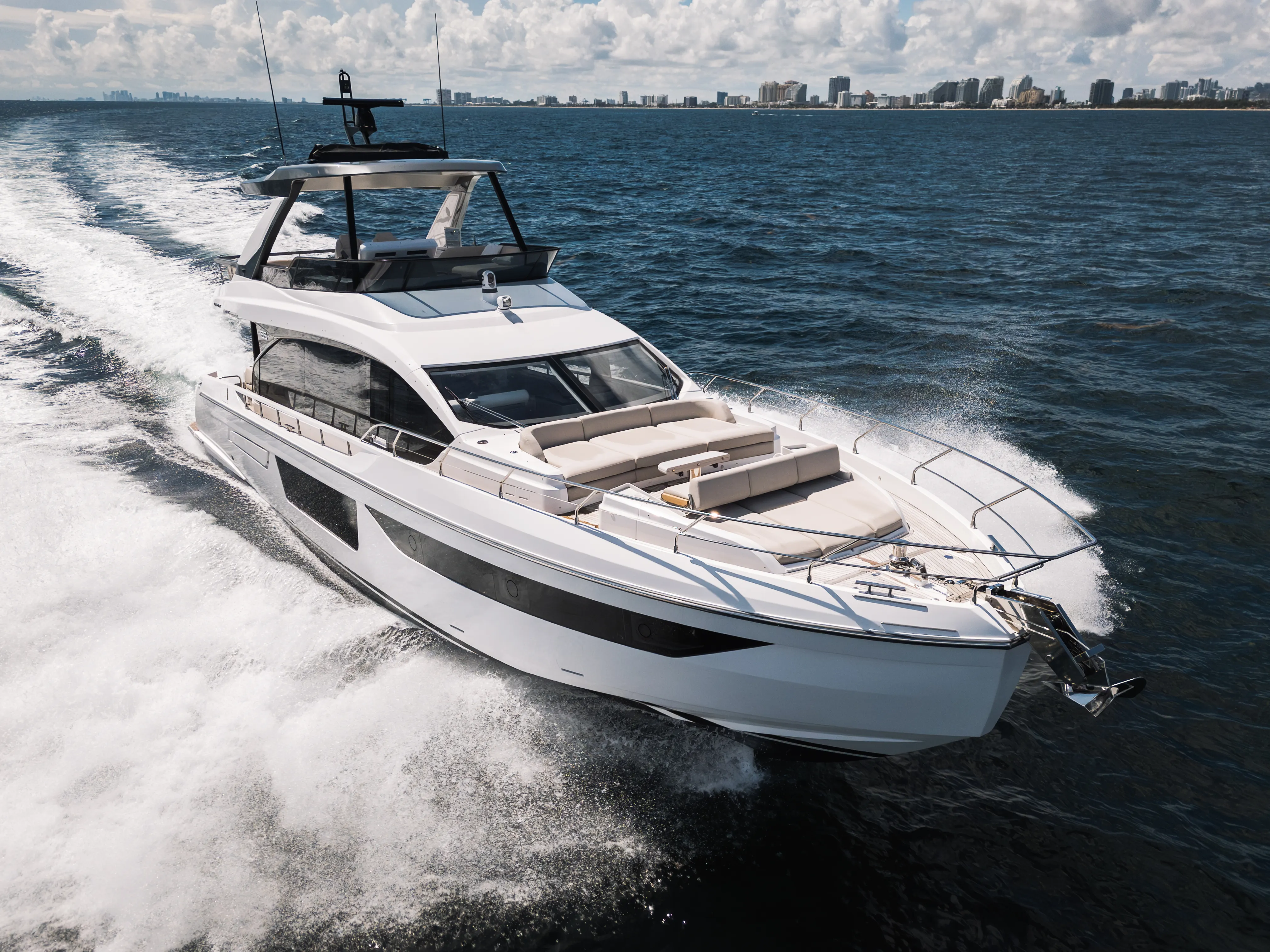 2026 Azimut Fly 68 Image Thumbnail #13