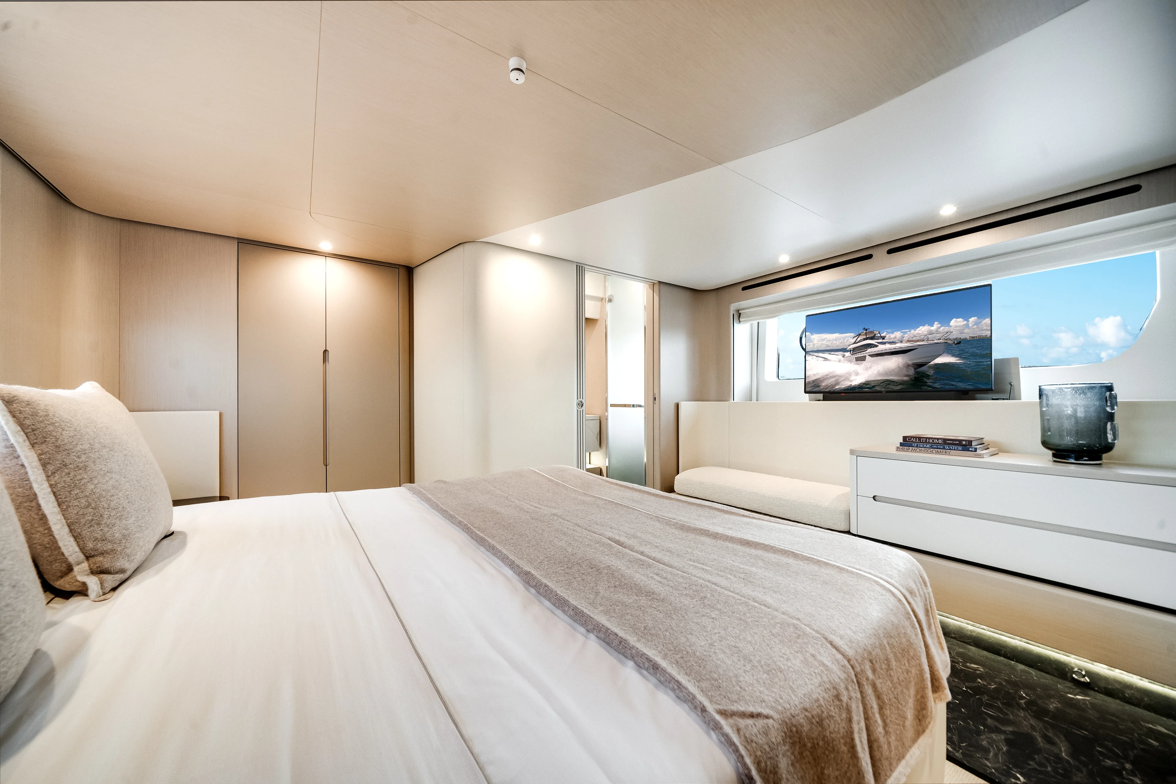 2026 Azimut Fly 68 Image Thumbnail #47