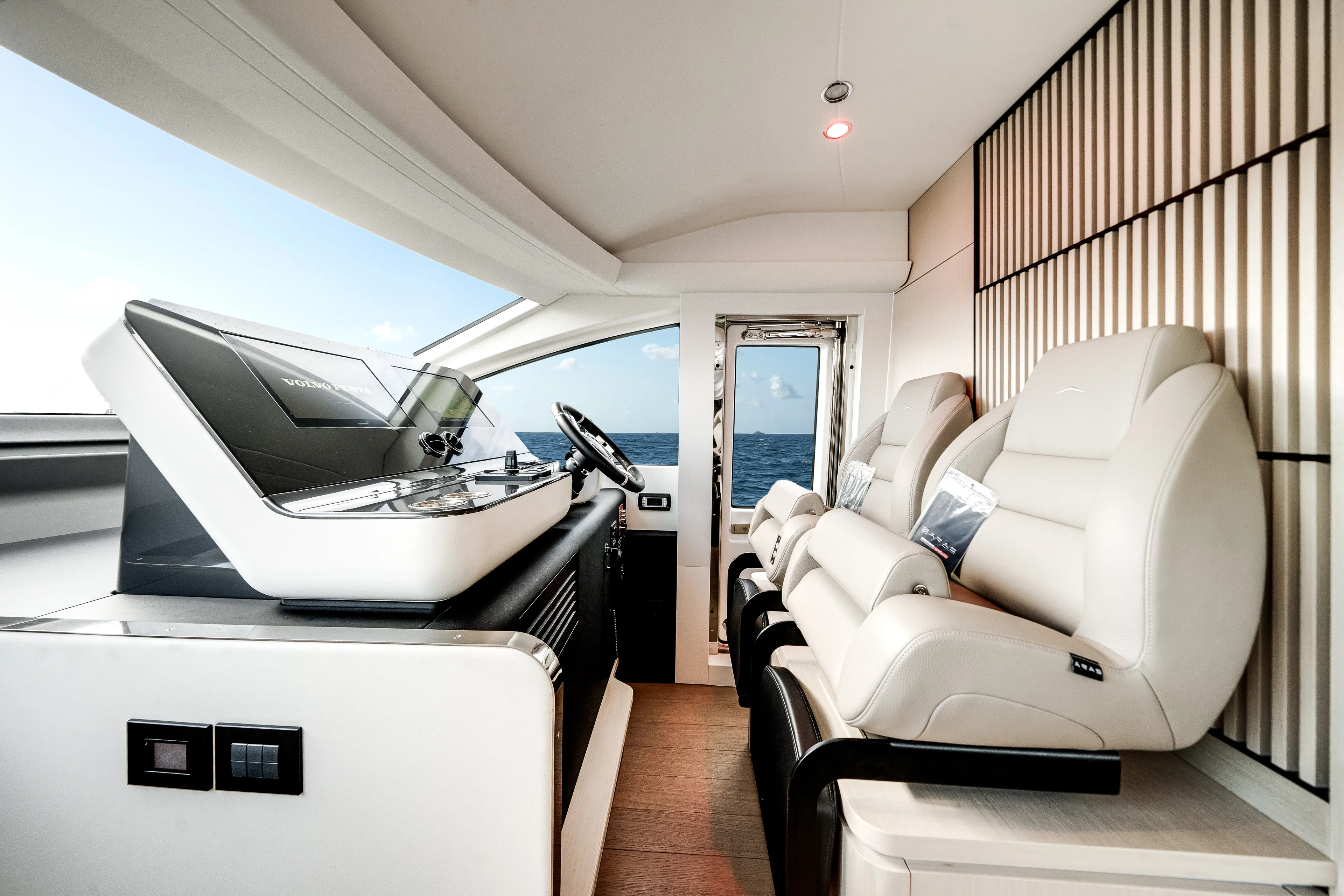 2026 Azimut Fly 68 Image Thumbnail #36